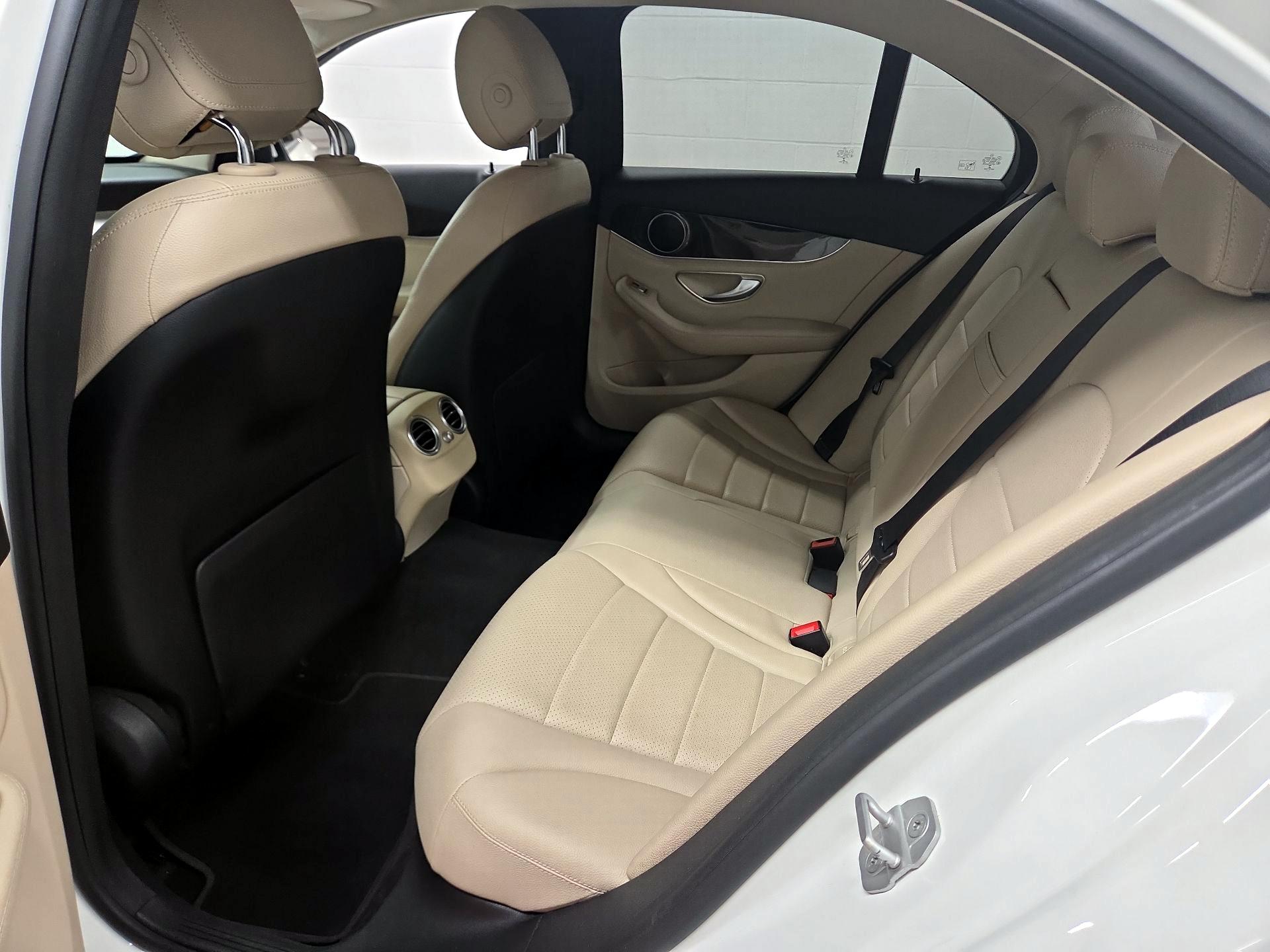 Thumbnail: 2015 Mercedes-Benz C-Class - 18