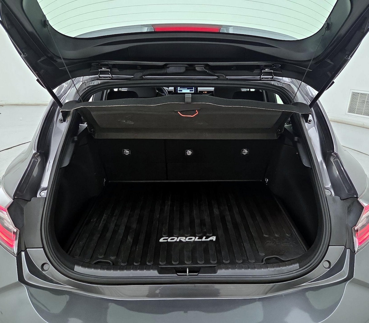 Trunk/Cargo (Seats Up)