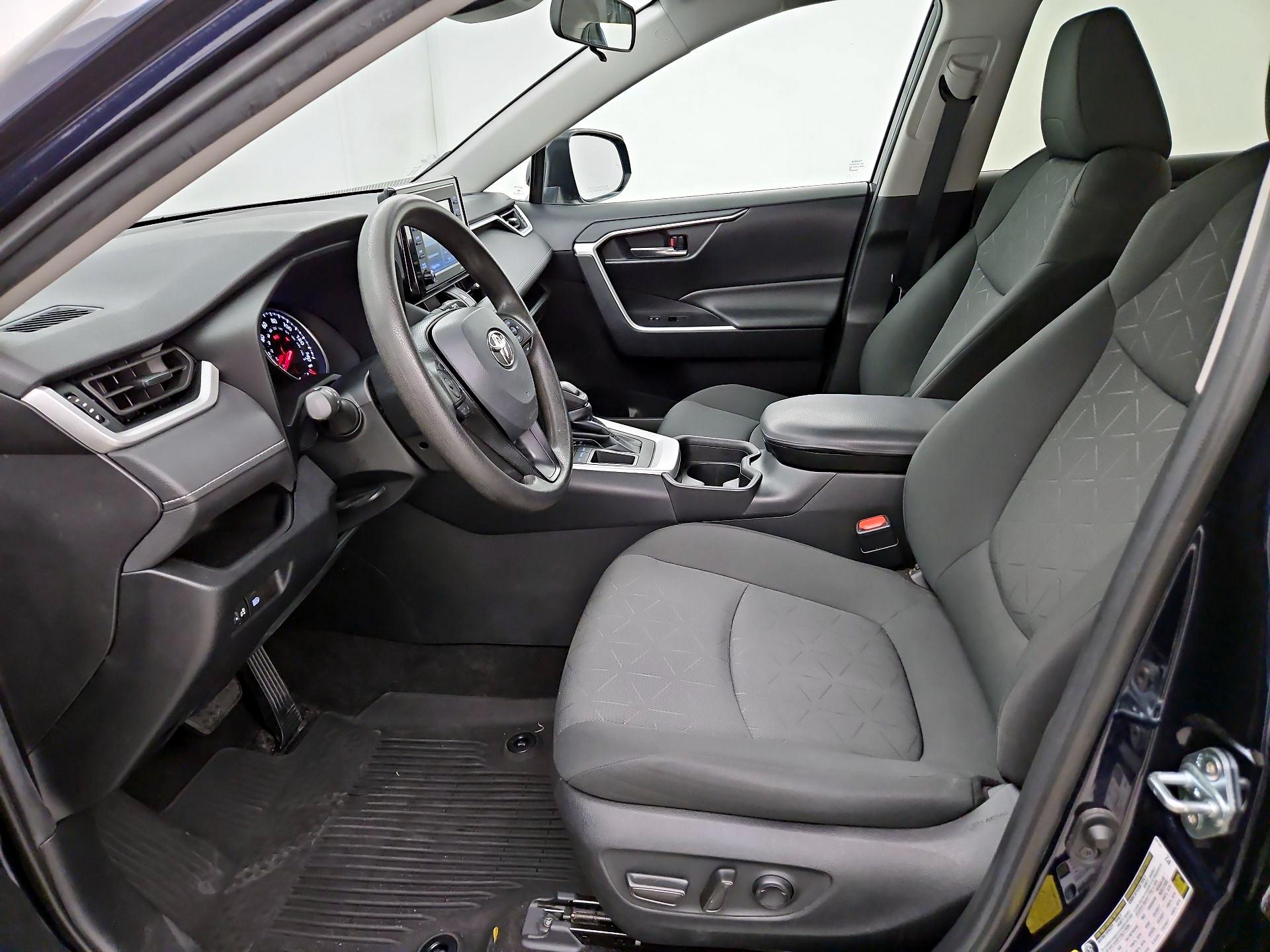 Thumbnail: 2021 Toyota RAV4 - 11
