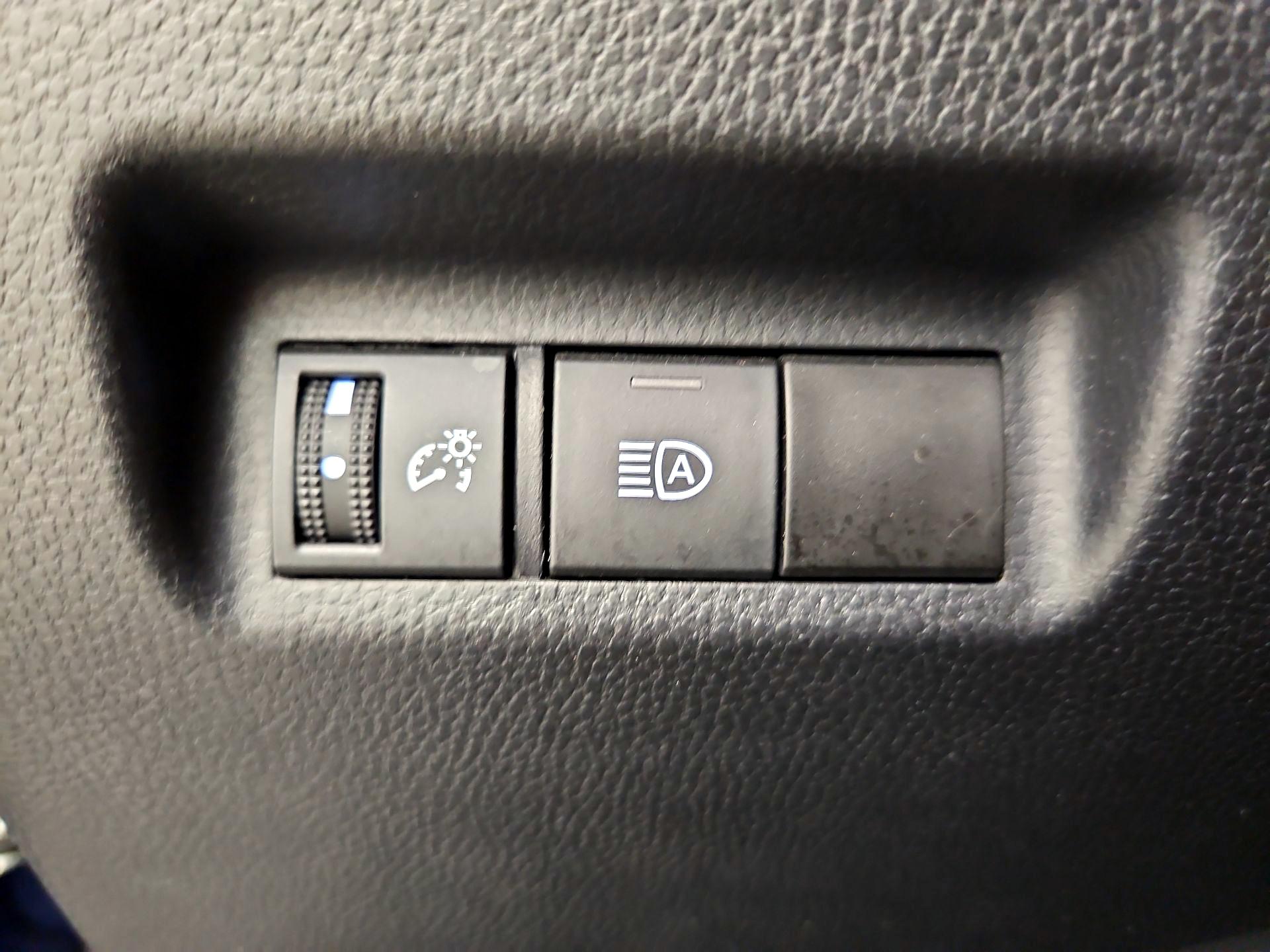 Thumbnail: 2021 Toyota RAV4 - 13