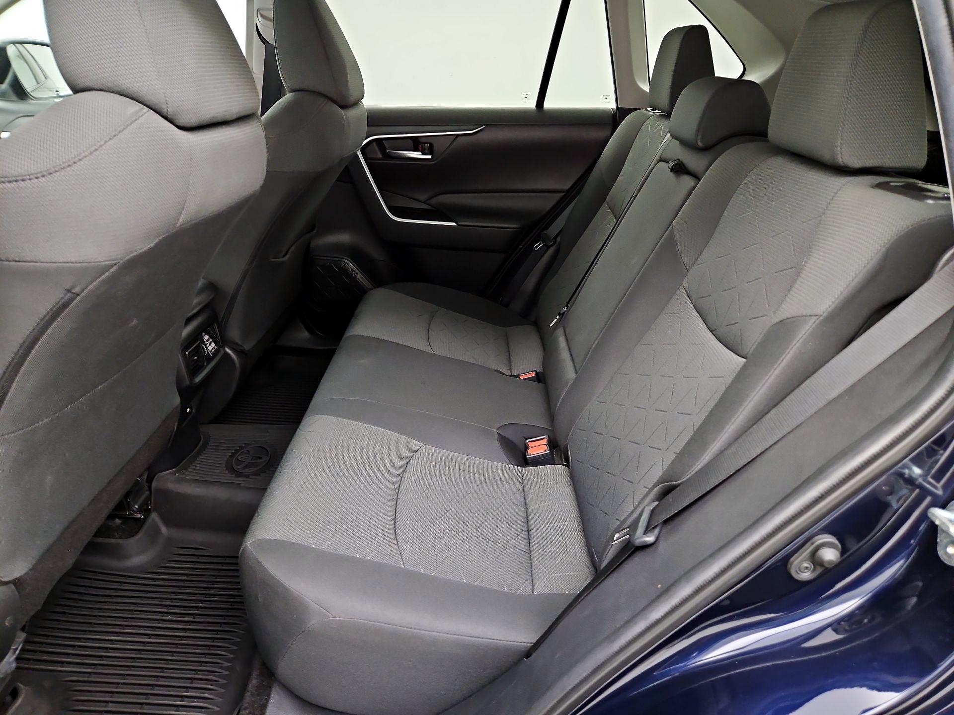 Thumbnail: 2021 Toyota RAV4 - 19