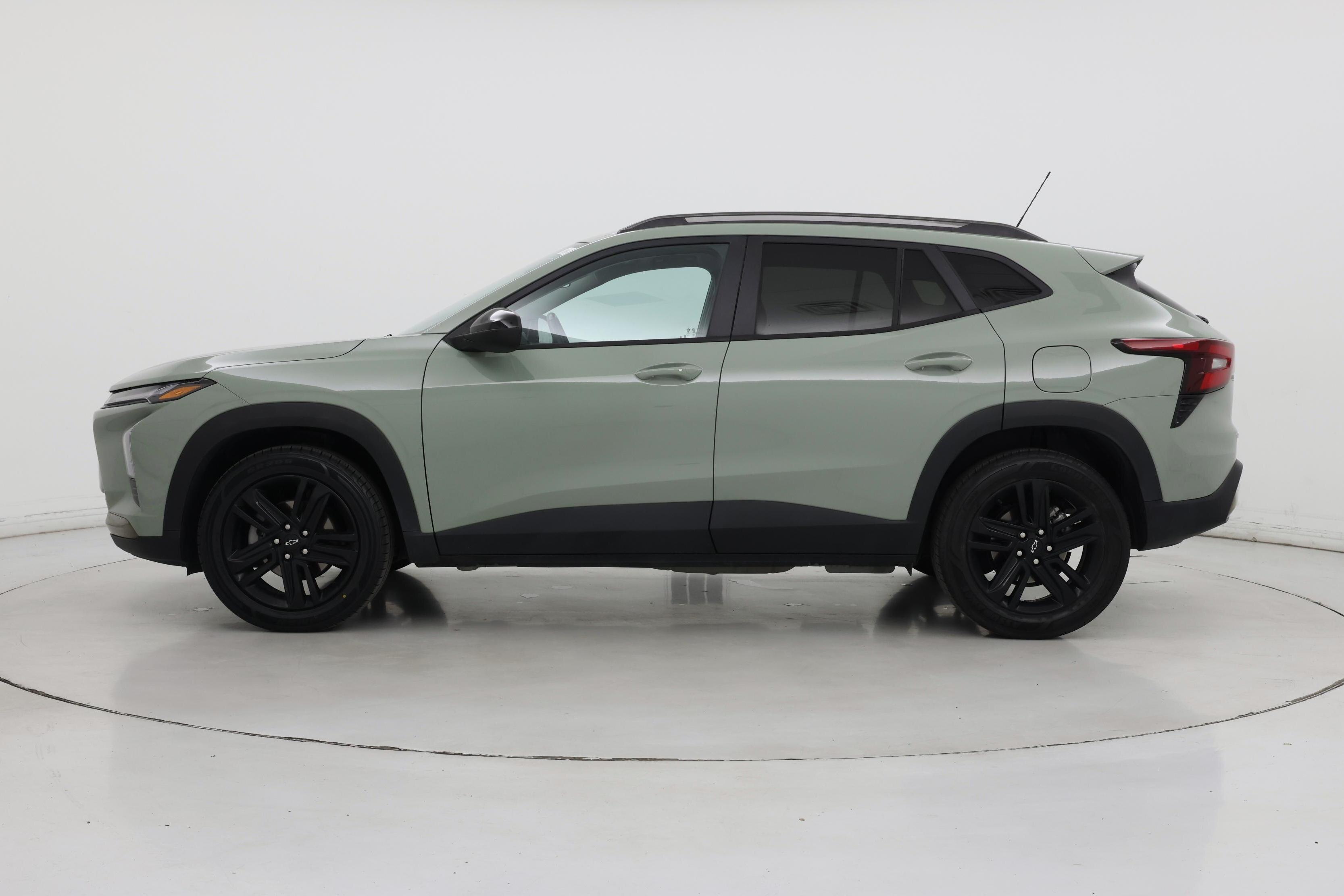 Thumbnail: 2024 Chevrolet Trax - 3