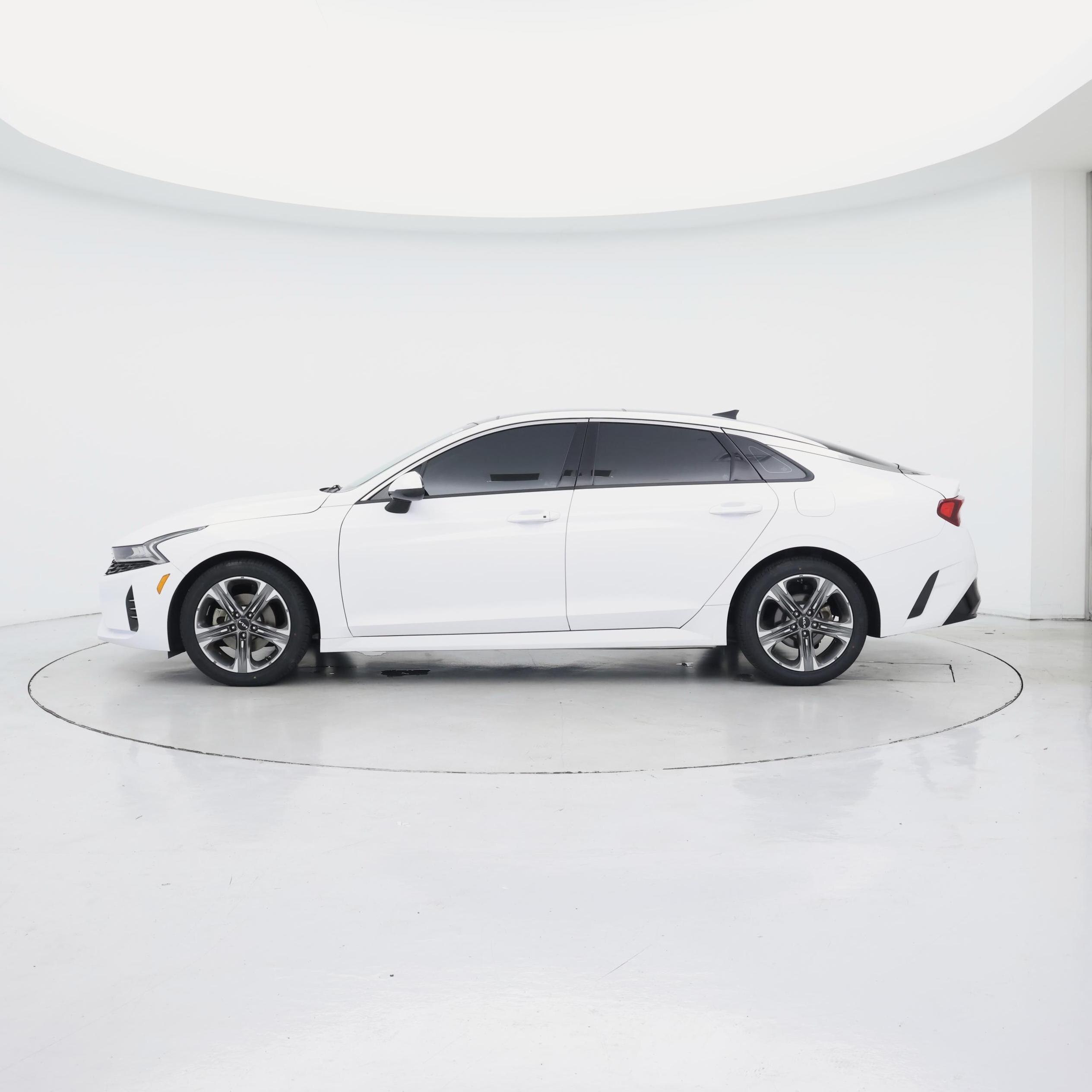 Thumbnail: 2023 Kia K5 - 3