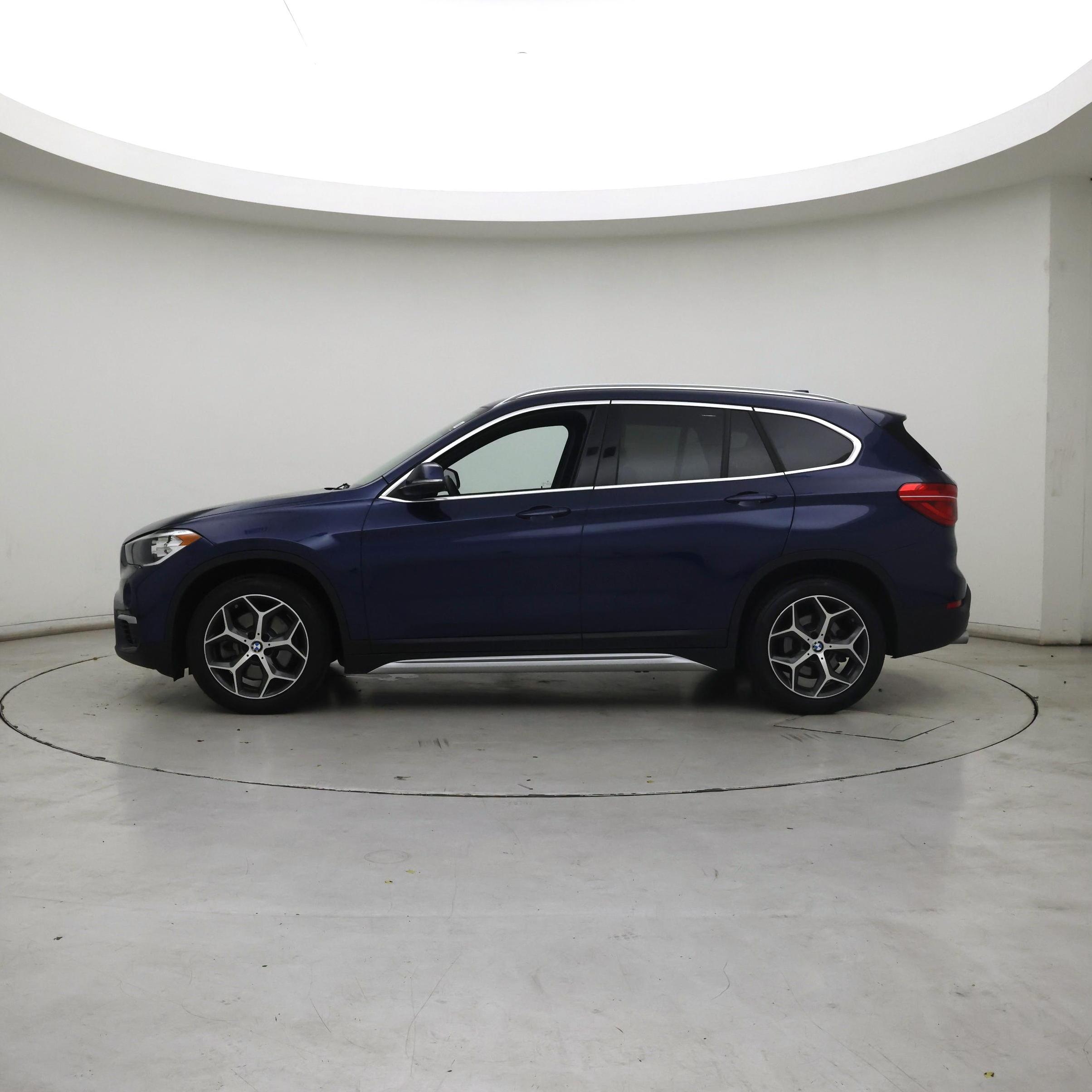 Thumbnail: 2019 BMW X1 - 3