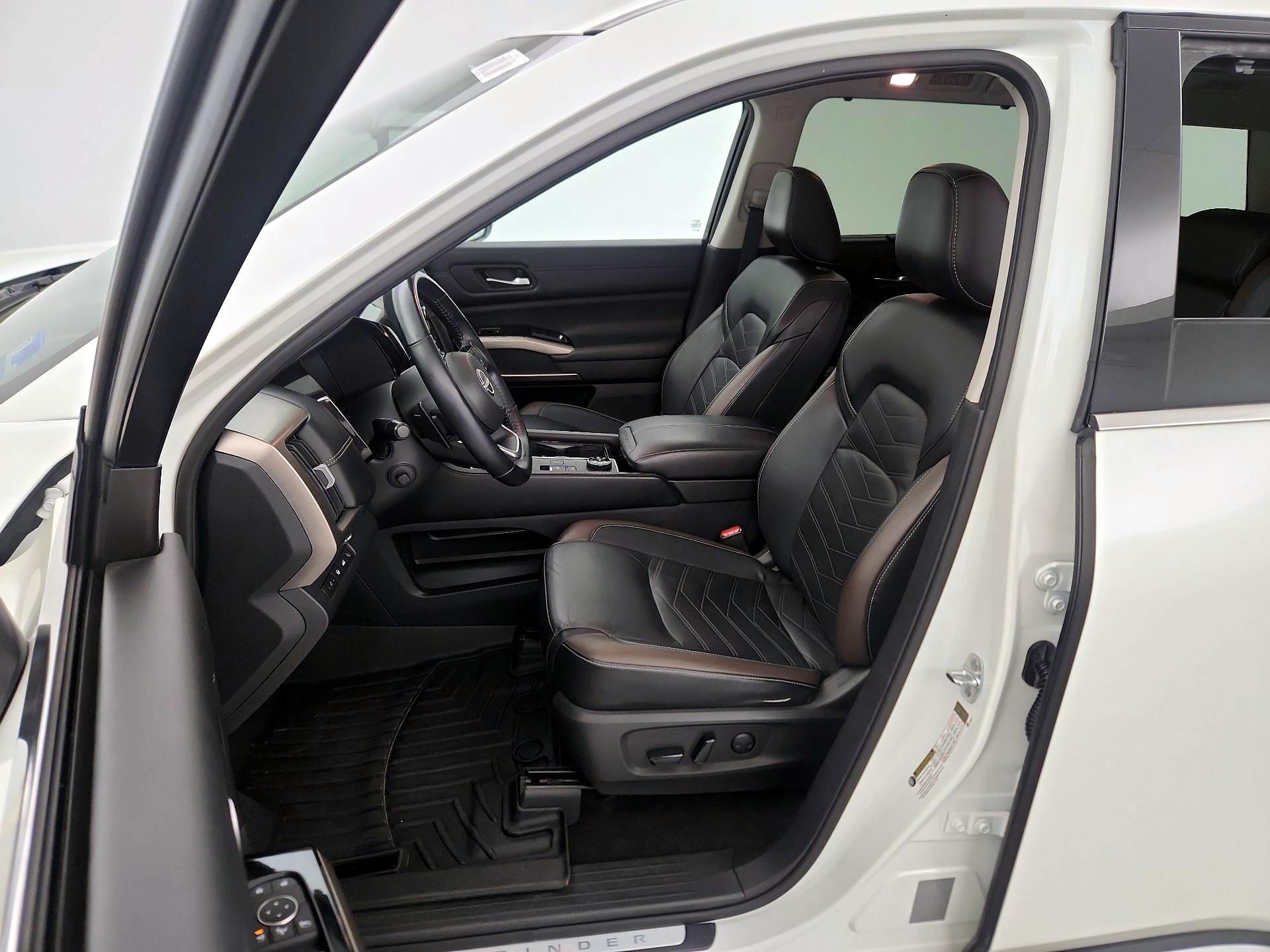 Thumbnail: 2023 Nissan Pathfinder - 11