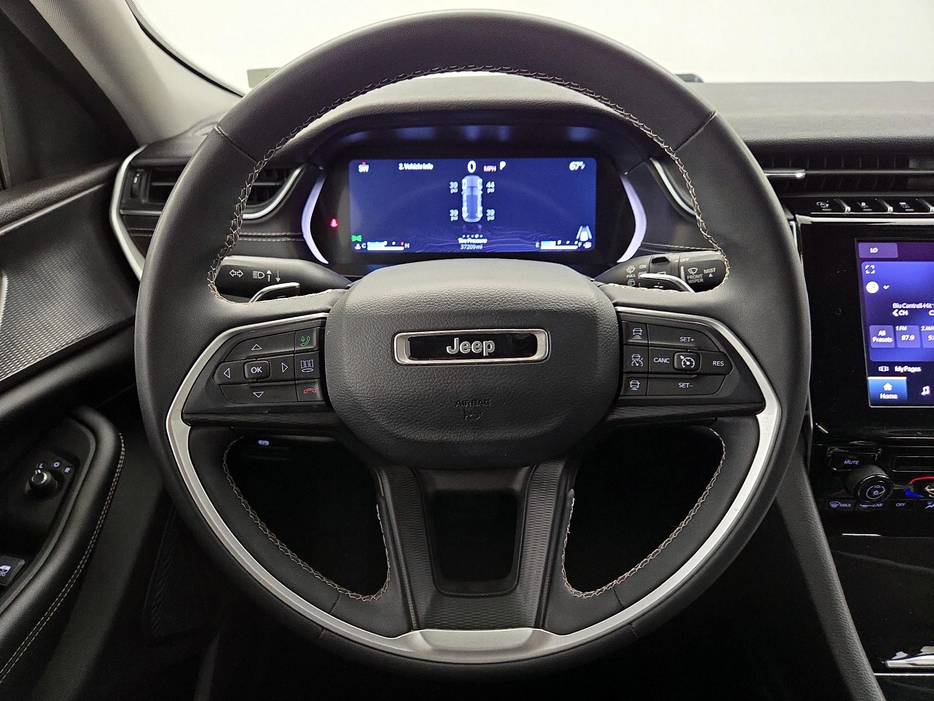 Thumbnail: 2023 Jeep Grand Cherokee - 10