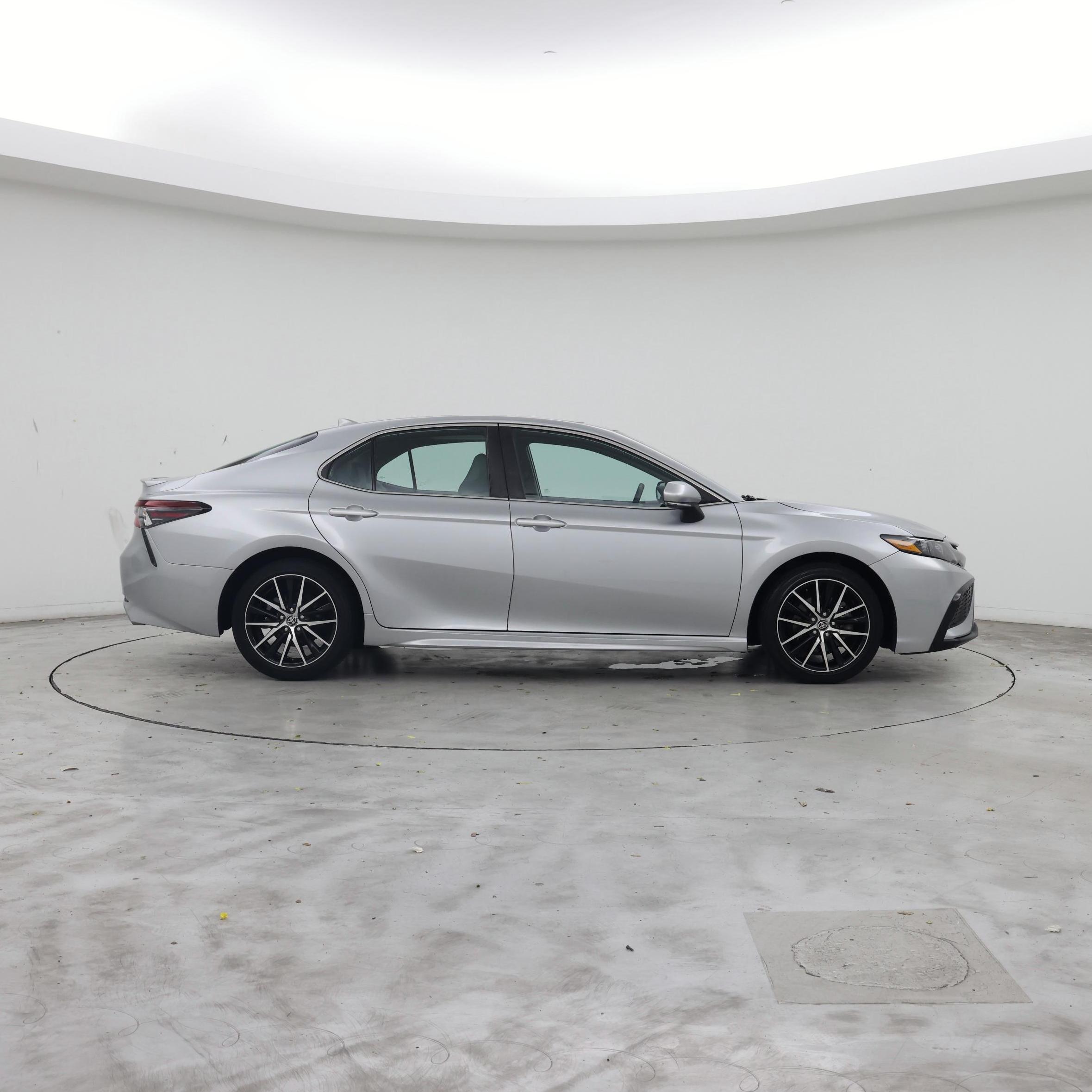 Thumbnail: 2021 Toyota Camry - 7