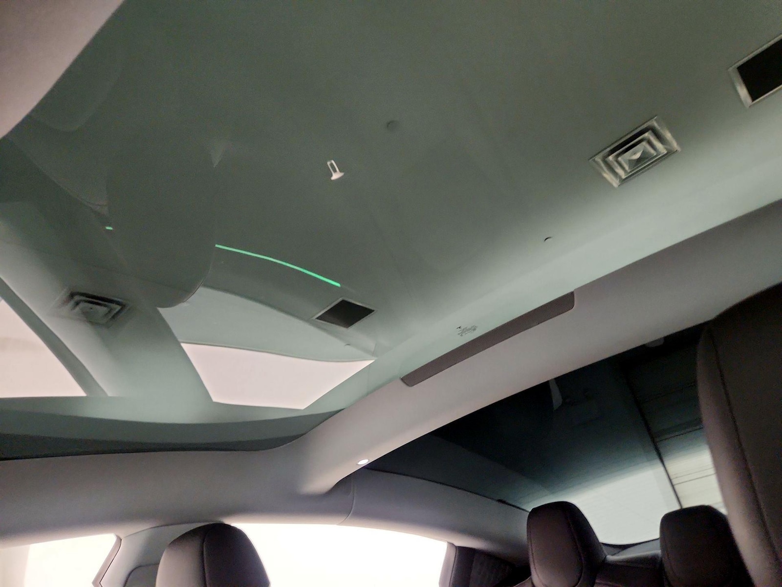 Skylight(s) & Overhead Airbags