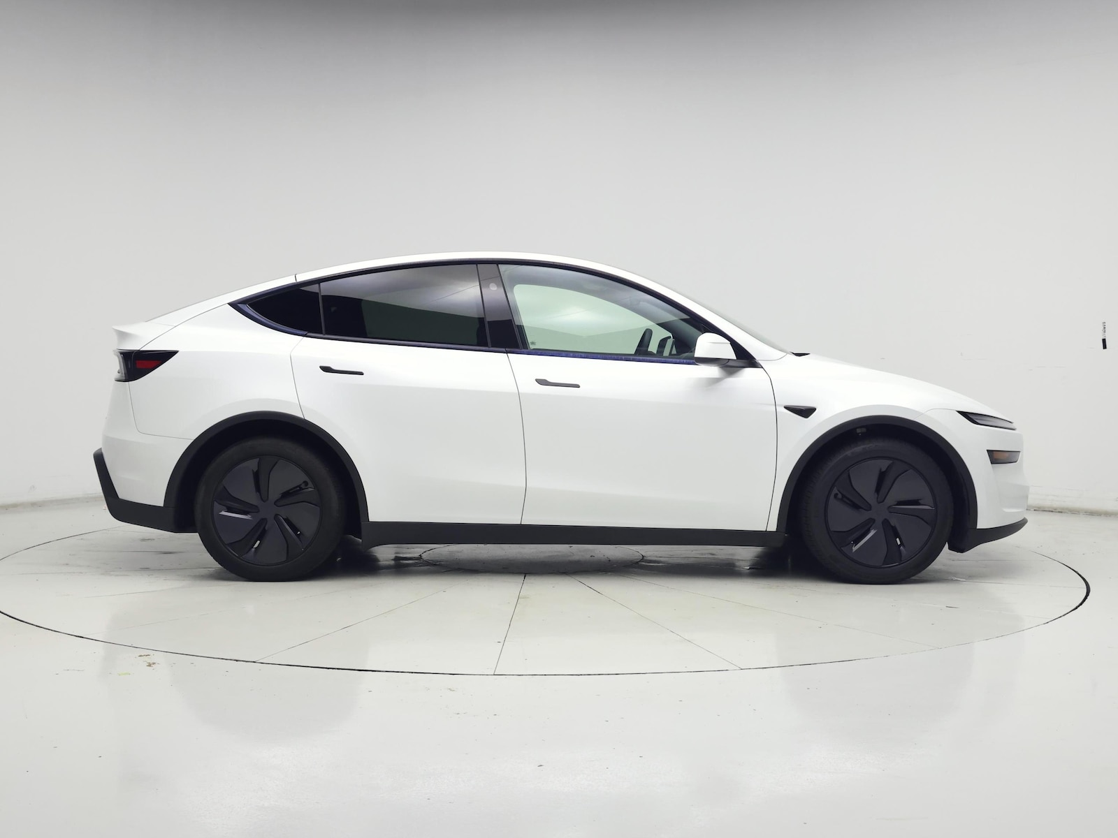 2026 Tesla Model Y Long Range - Photo 8
