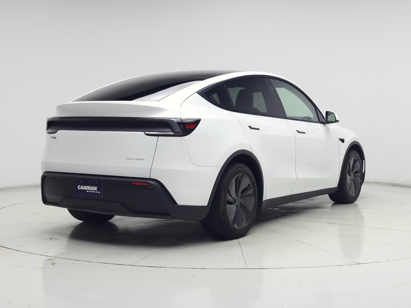 2026 Tesla Model Y Long Range - Photo 9