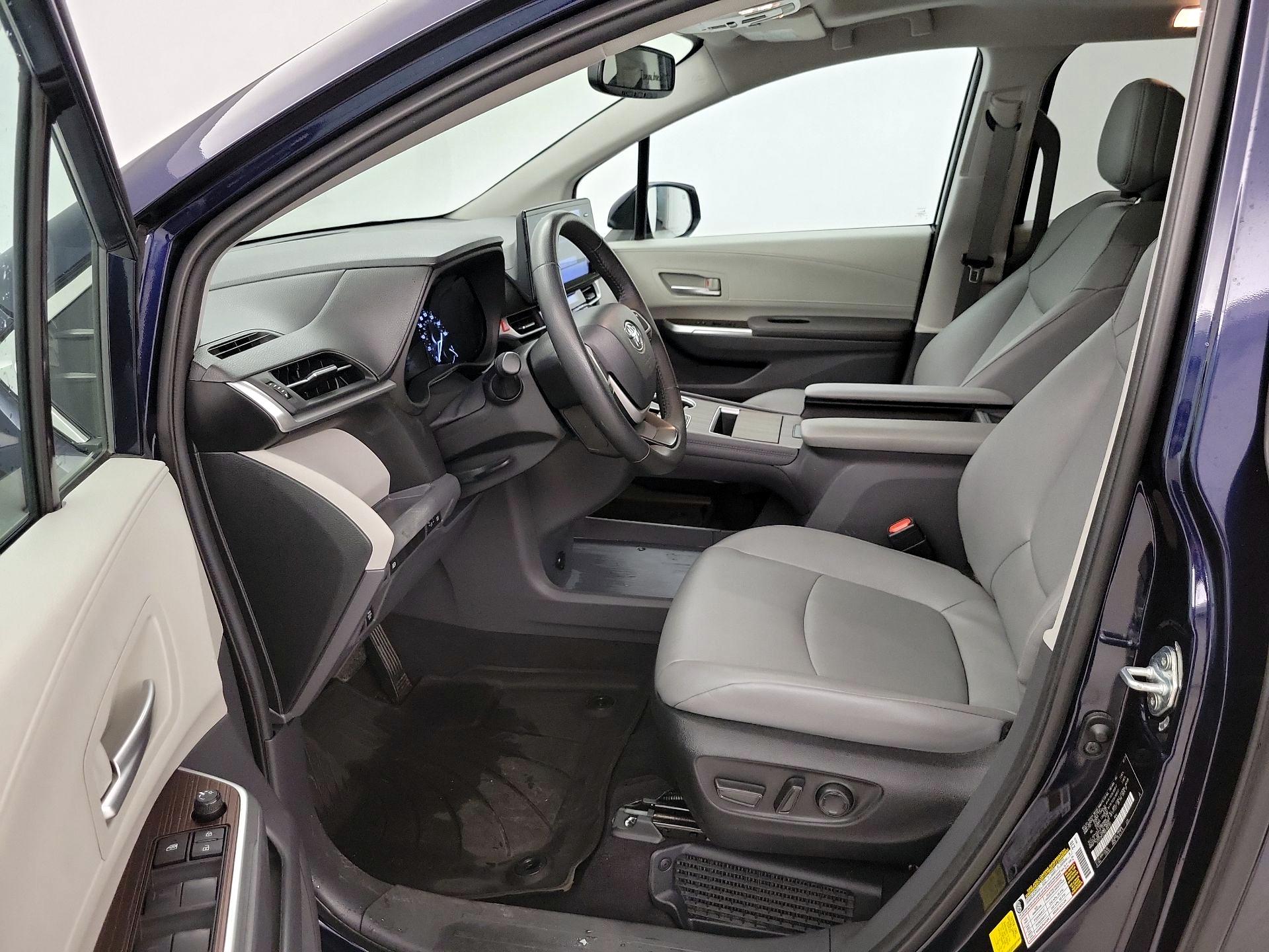 Thumbnail: 2024 Toyota Sienna - 11