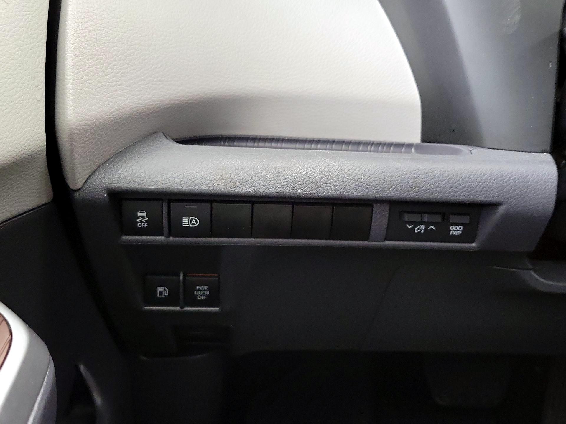 Thumbnail: 2024 Toyota Sienna - 13