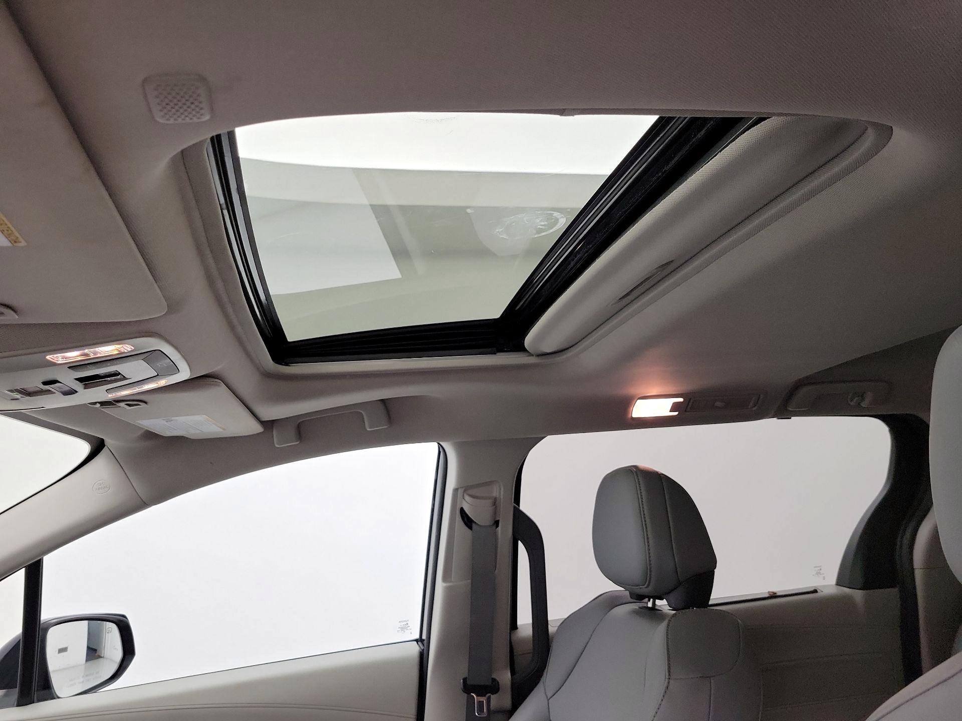 Thumbnail: 2024 Toyota Sienna - 19
