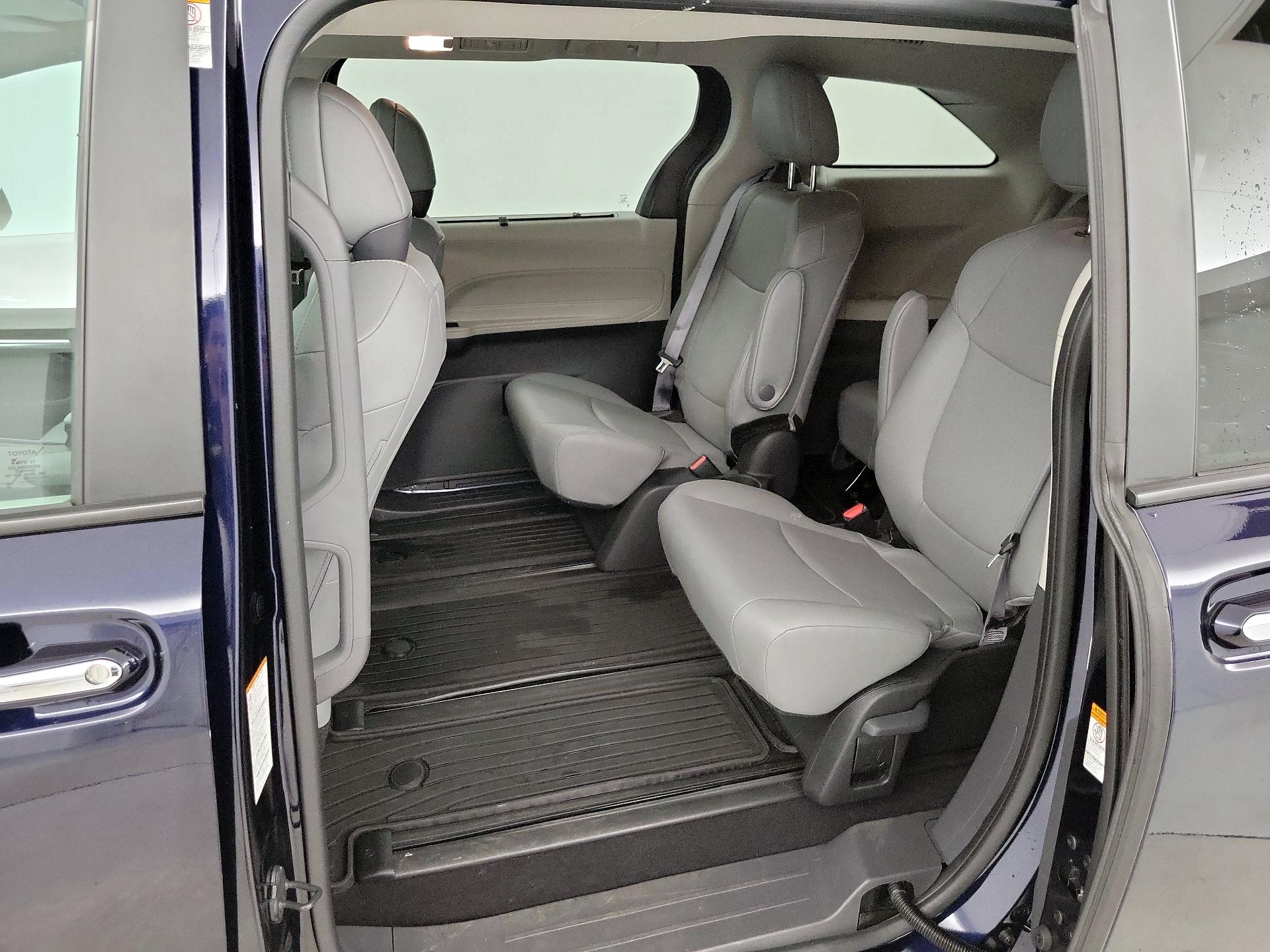 Thumbnail: 2024 Toyota Sienna - 20