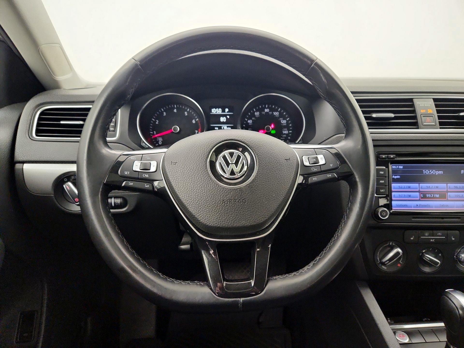 Thumbnail: 2015 Volkswagen Jetta - 10