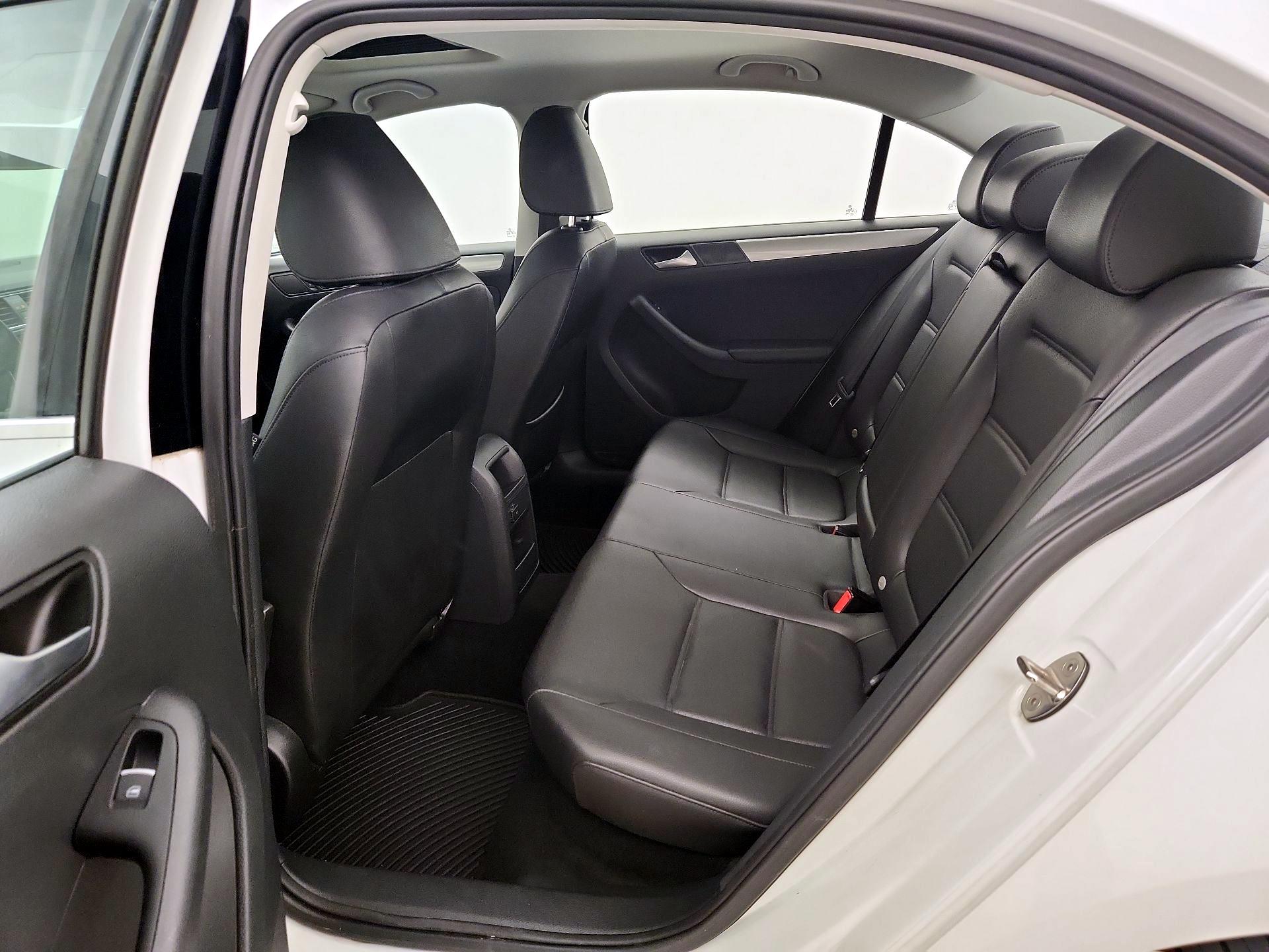 Thumbnail: 2015 Volkswagen Jetta - 20