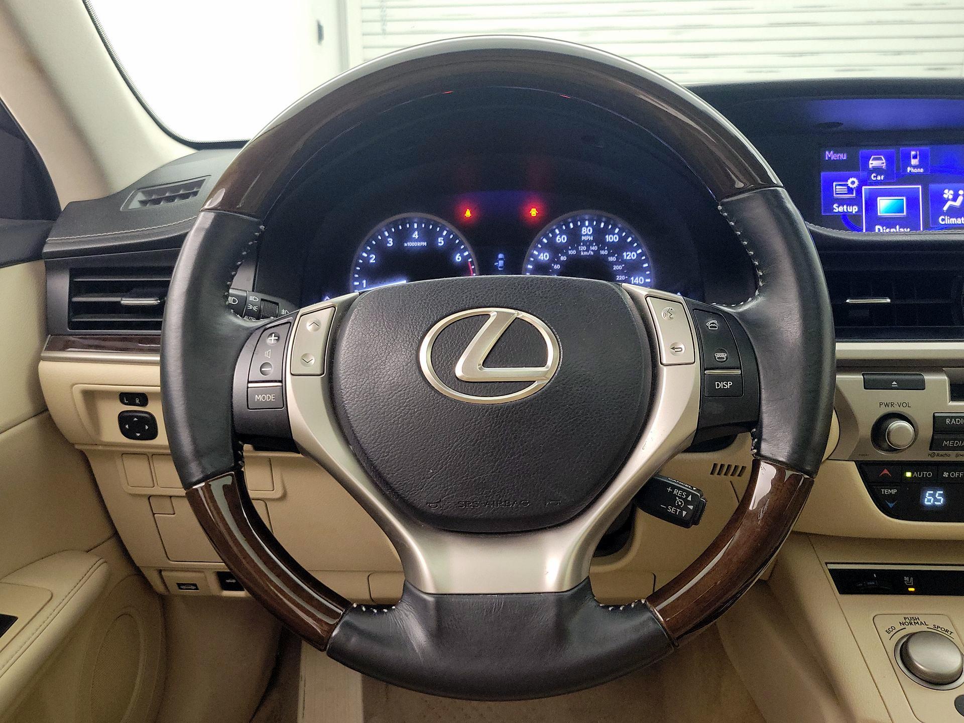 Thumbnail: 2014 Lexus ES - 10