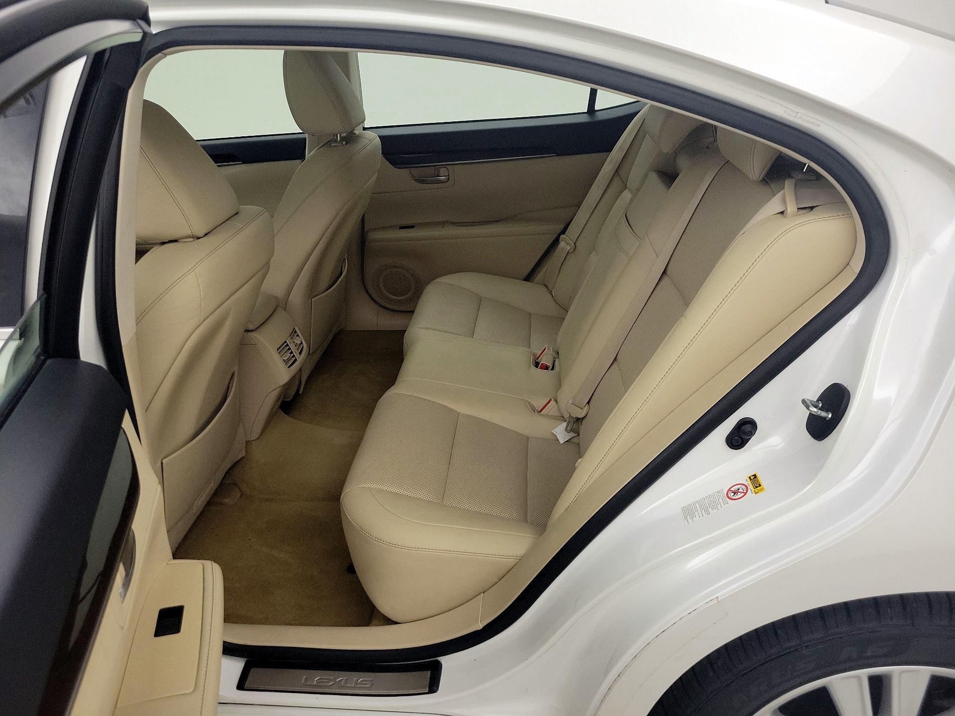 Thumbnail: 2014 Lexus ES - 20