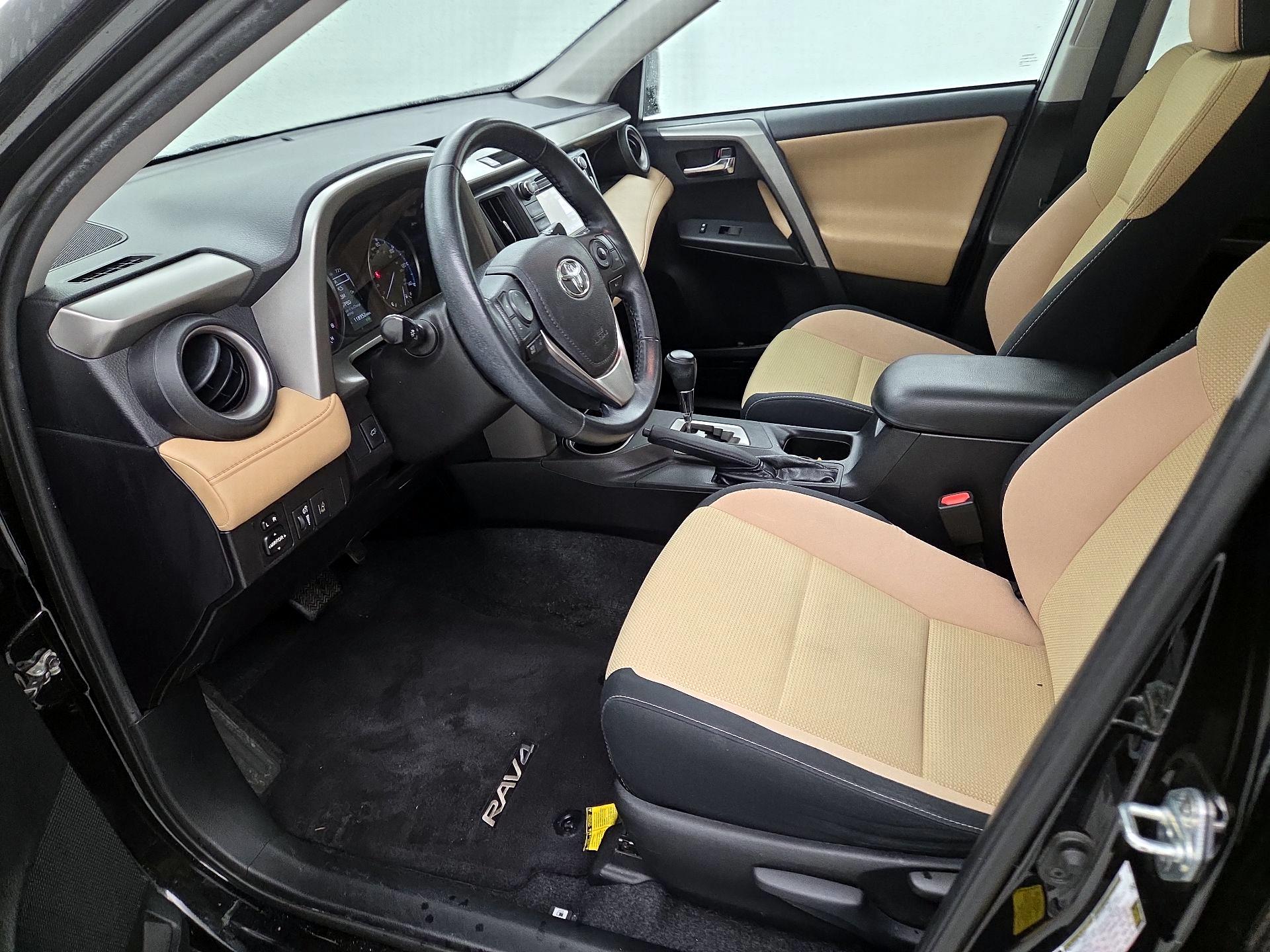 Thumbnail: 2018 Toyota RAV4 - 11