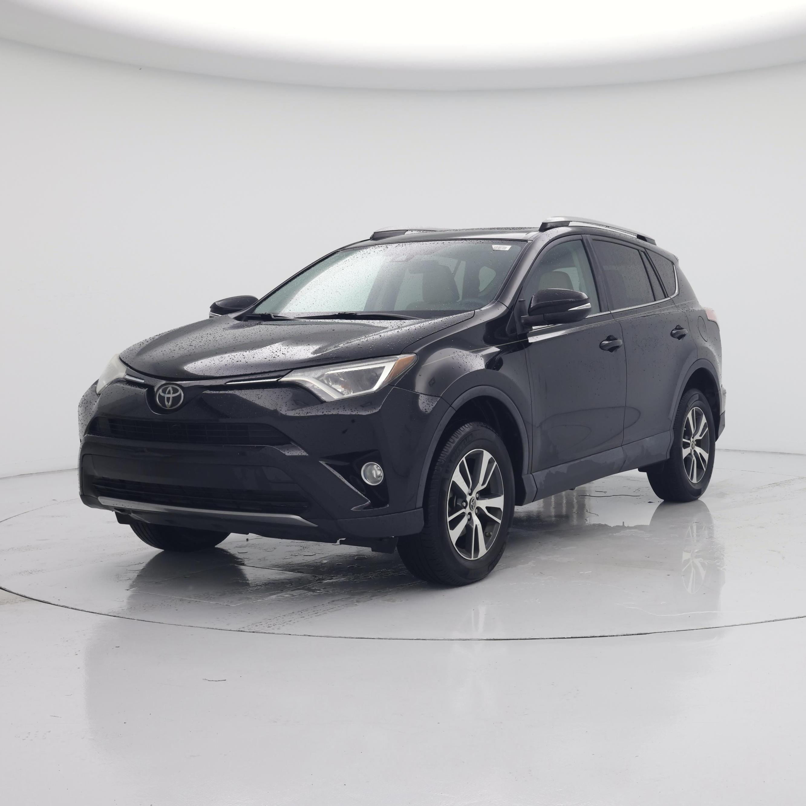 Thumbnail: 2018 Toyota RAV4 - 4