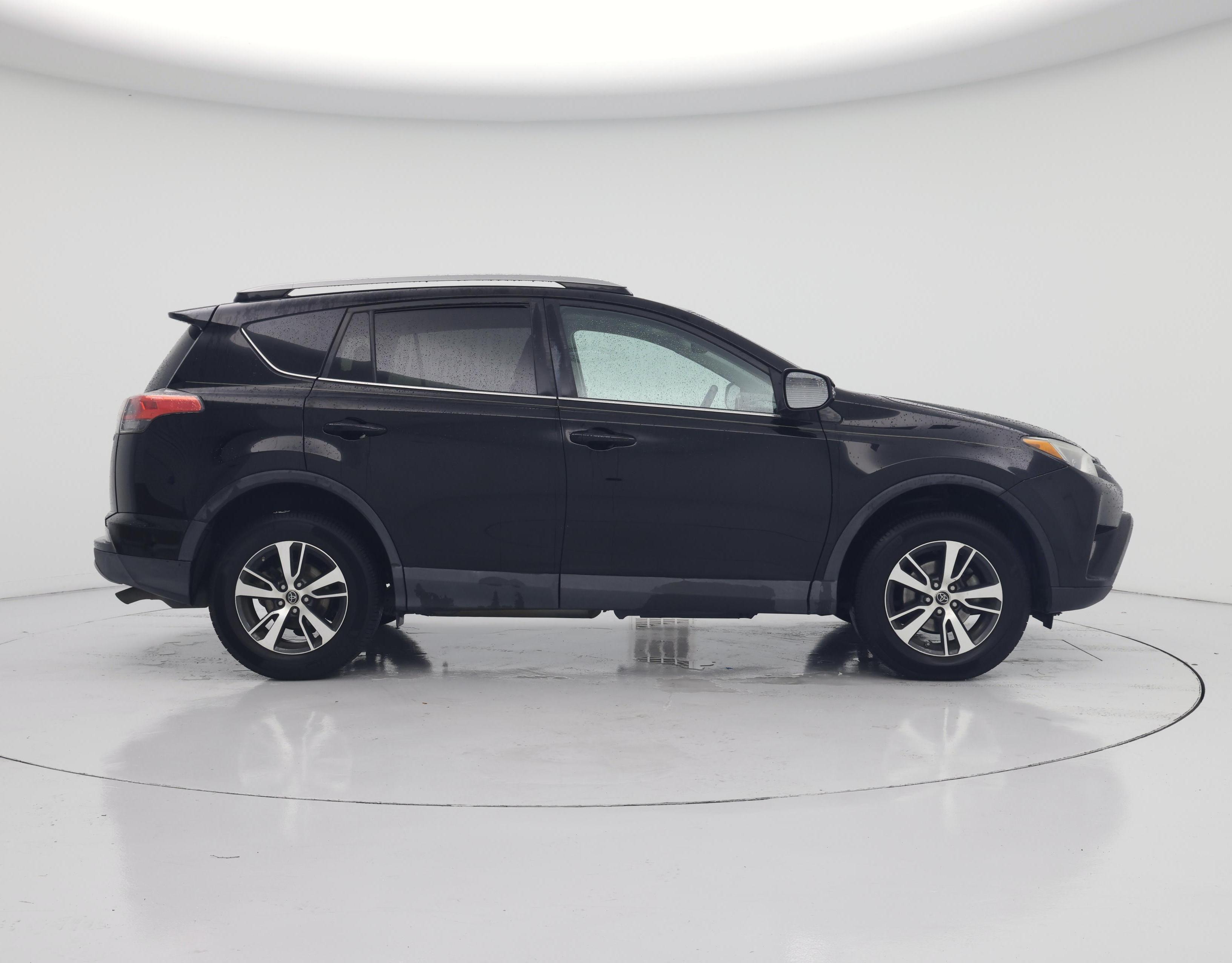 Thumbnail: 2018 Toyota RAV4 - 7