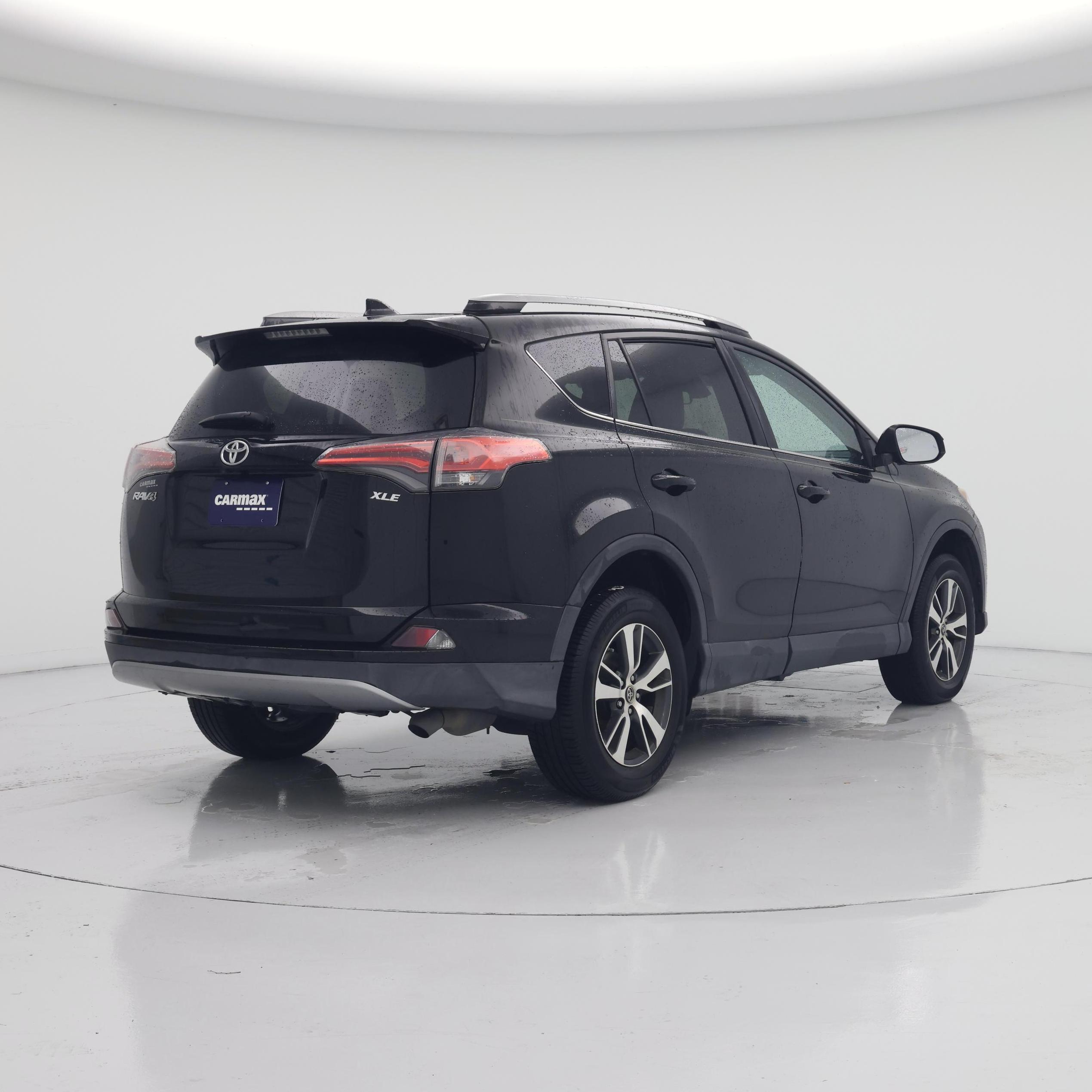 Thumbnail: 2018 Toyota RAV4 - 8