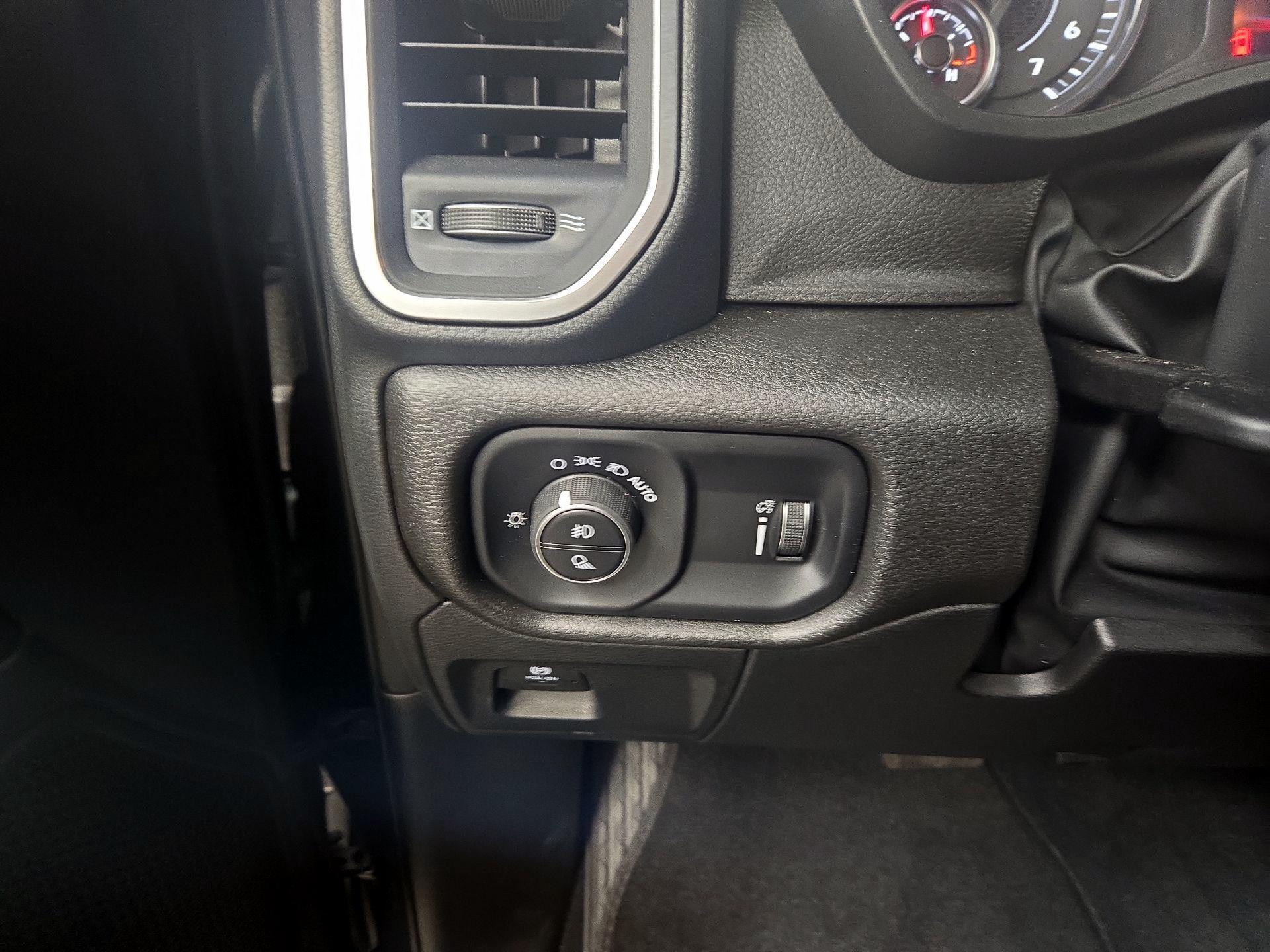 Thumbnail: 2025 RAM 1500 - 13