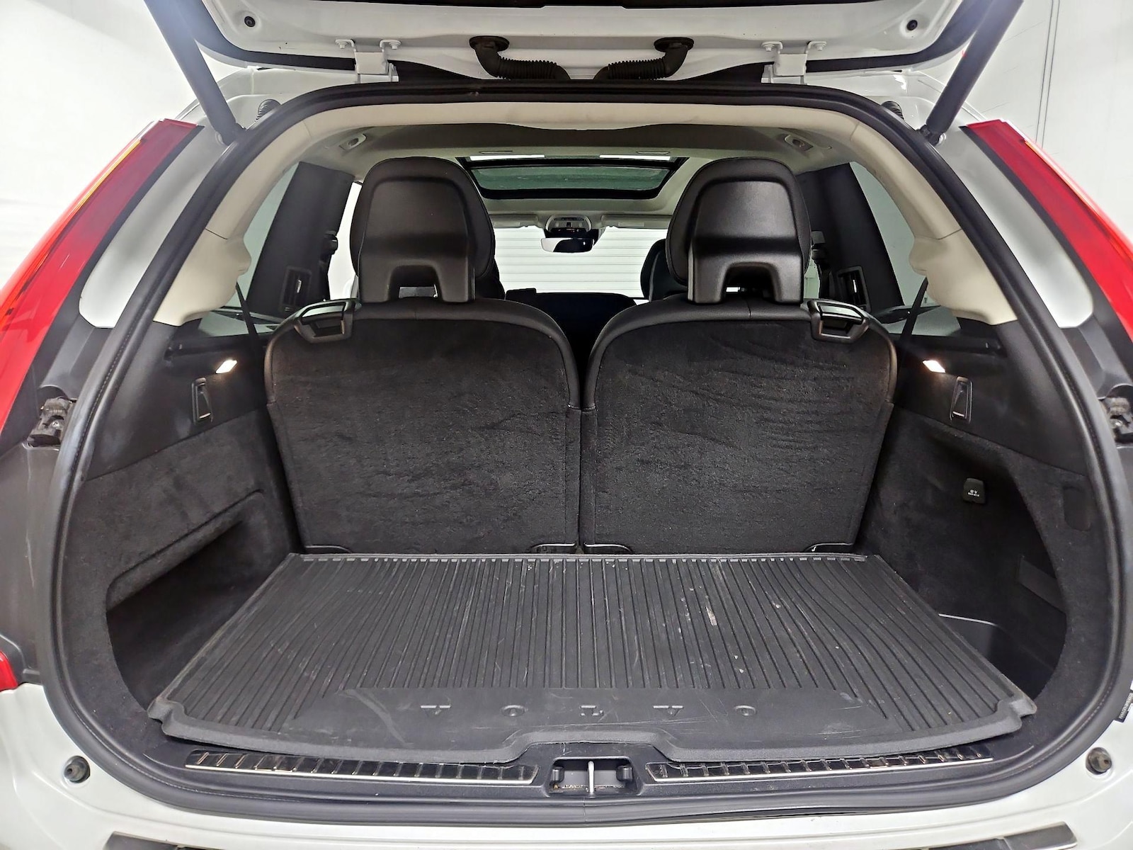 2021 Volvo XC90 Momentum - Photo 24