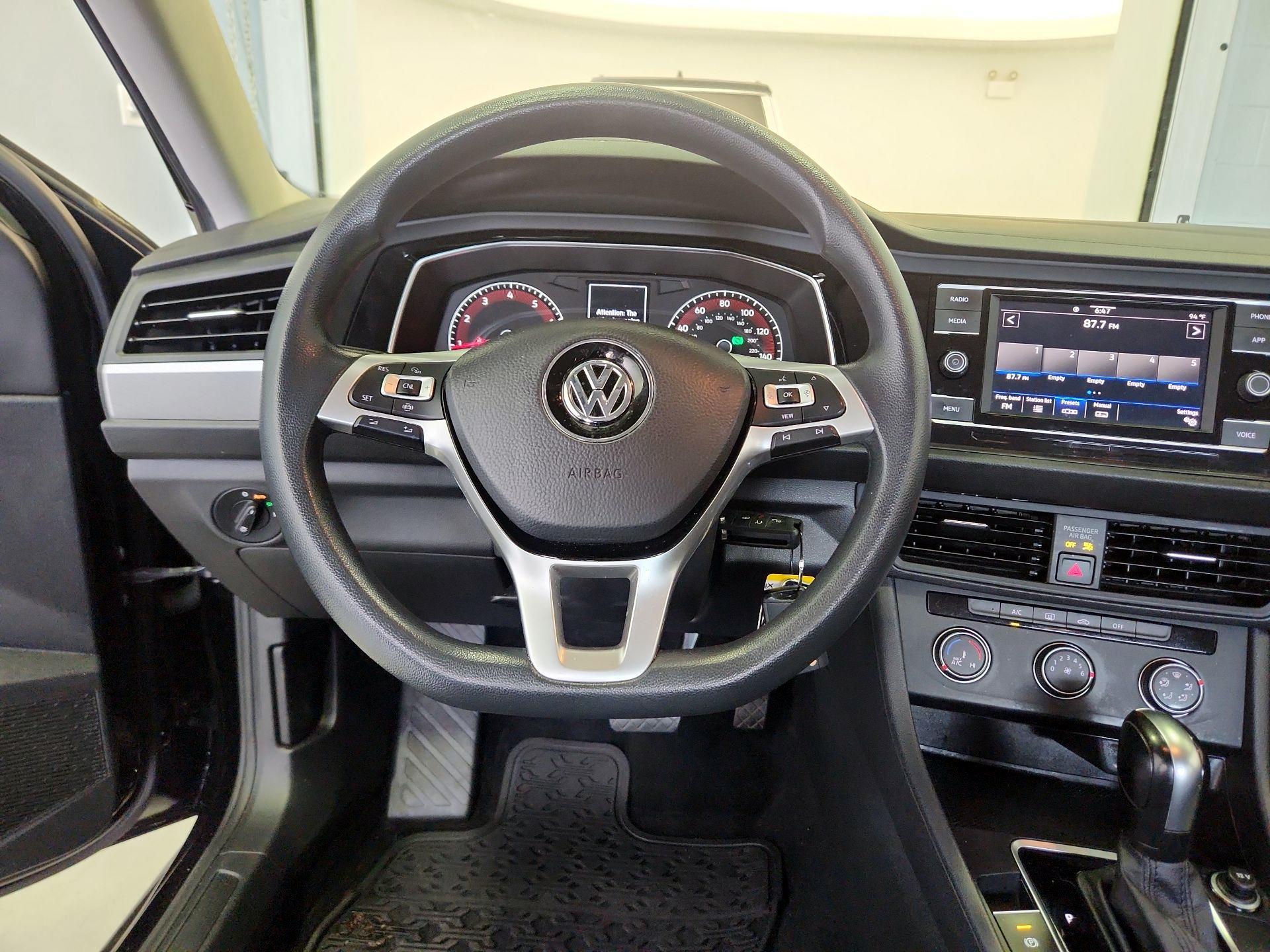 Thumbnail: 2020 Volkswagen Jetta - 10