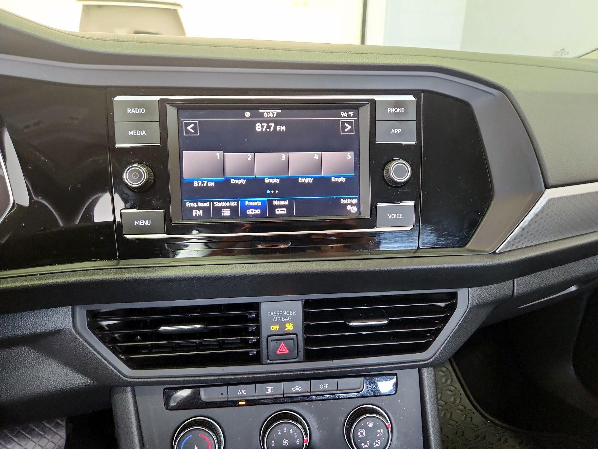 Thumbnail: 2020 Volkswagen Jetta - 15