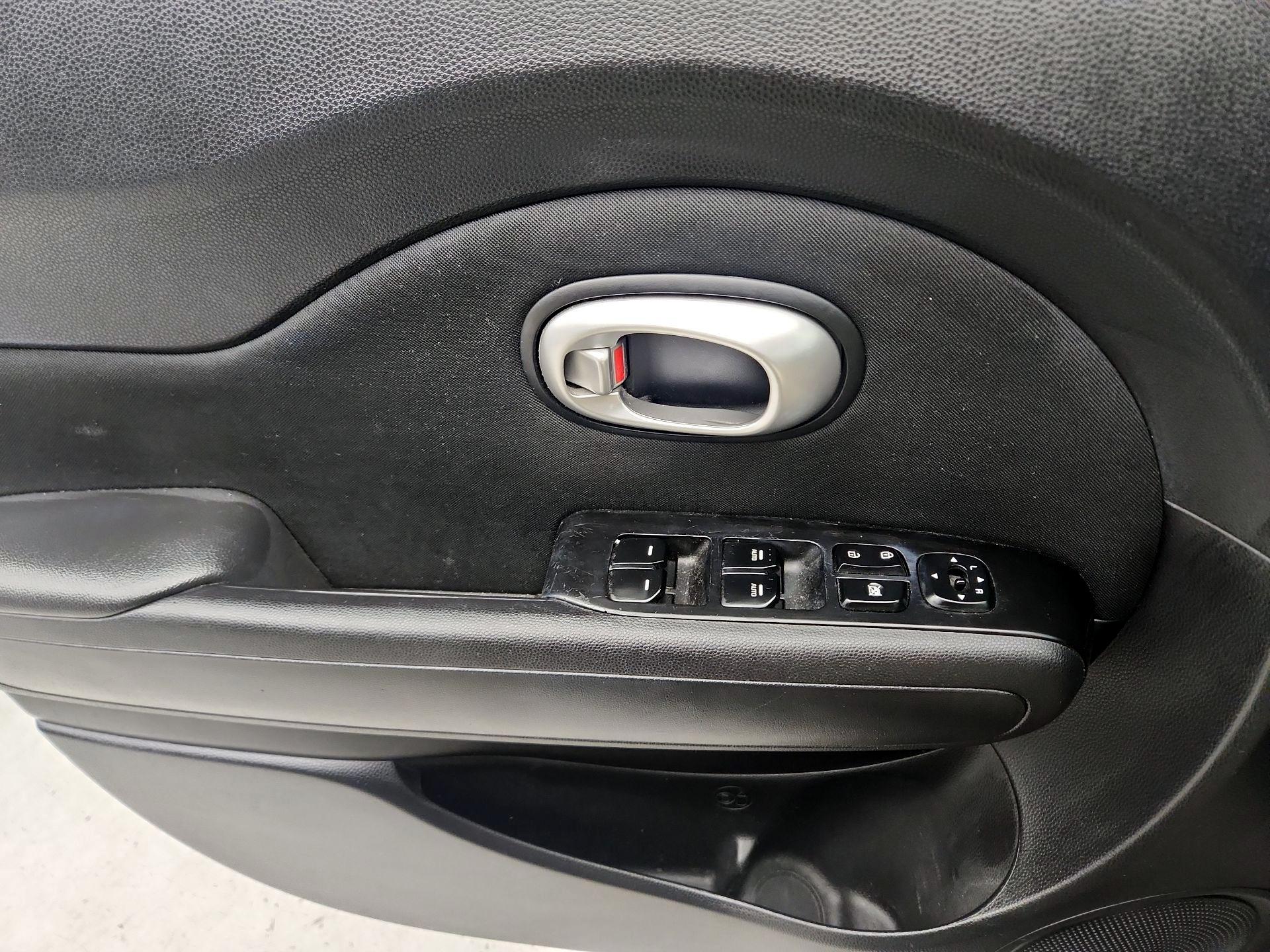 Thumbnail: 2014 Kia Soul - 13