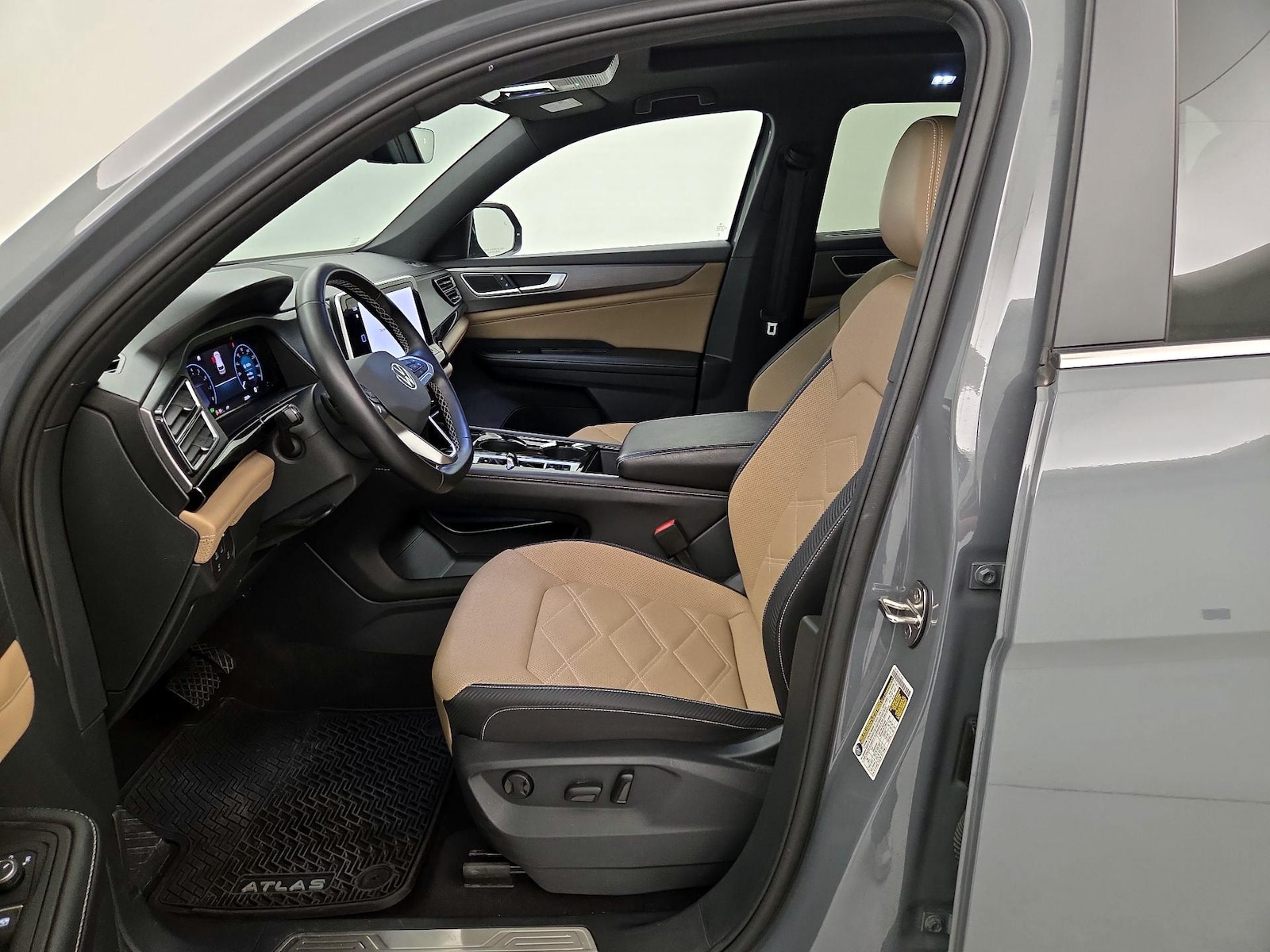 2024 Volkswagen Atlas Cross Sport SE w/Tech - Photo 12