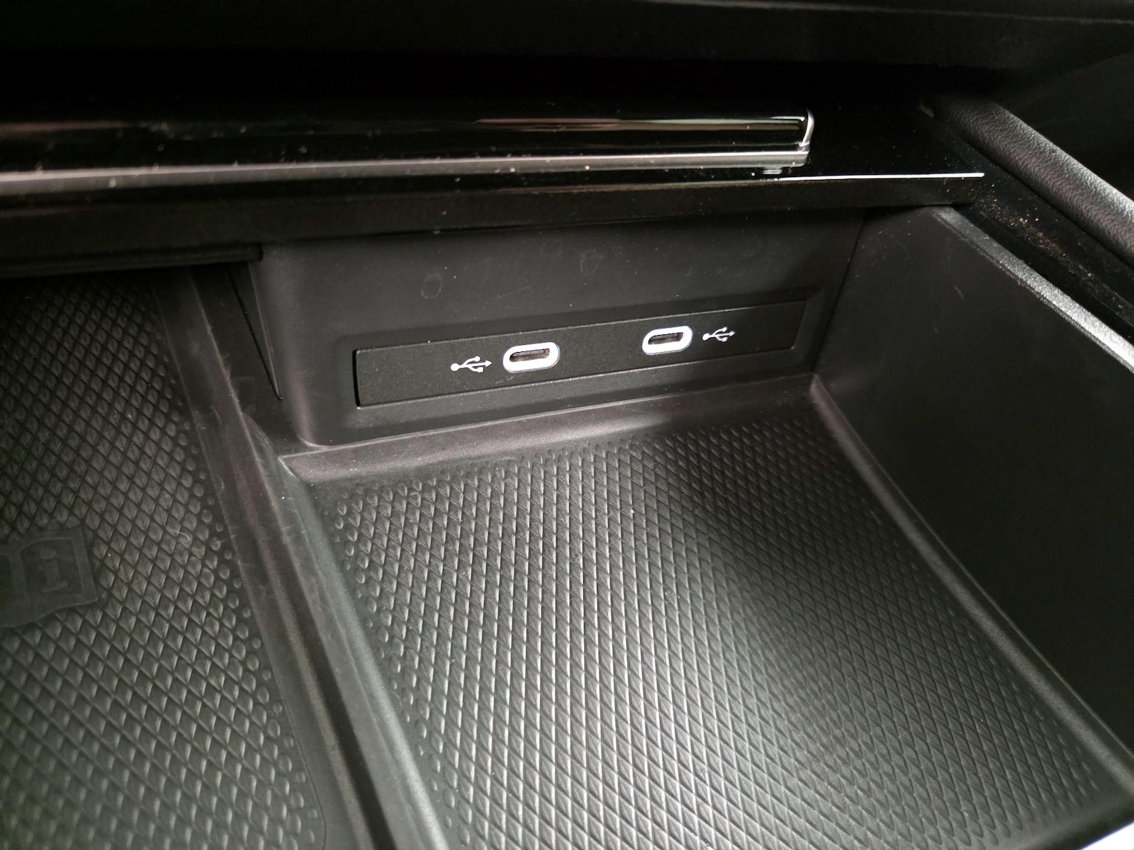 2024 Volkswagen Atlas Cross Sport SE w/Tech - Photo 20