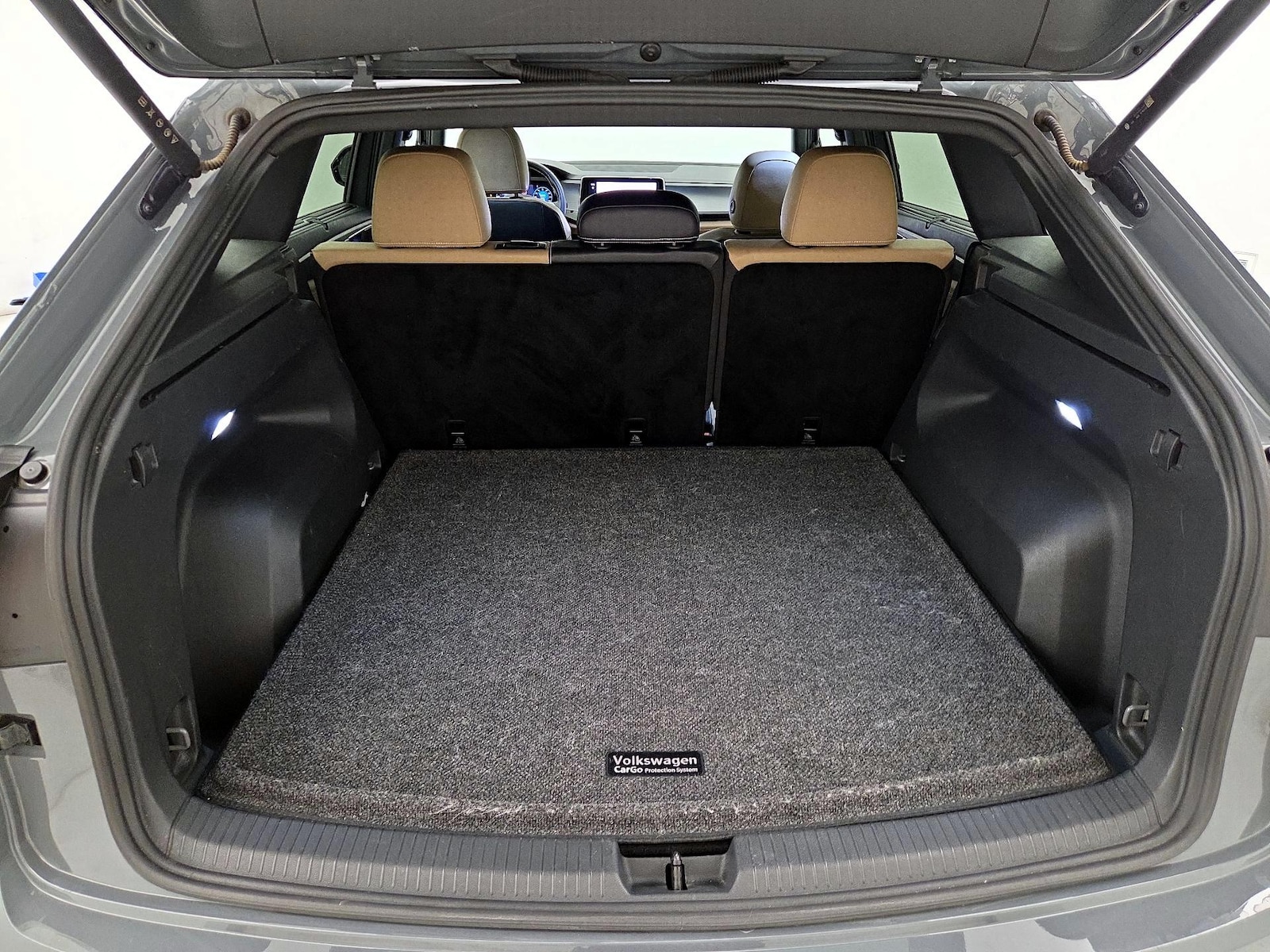 2024 Volkswagen Atlas Cross Sport SE w/Tech - Photo 22