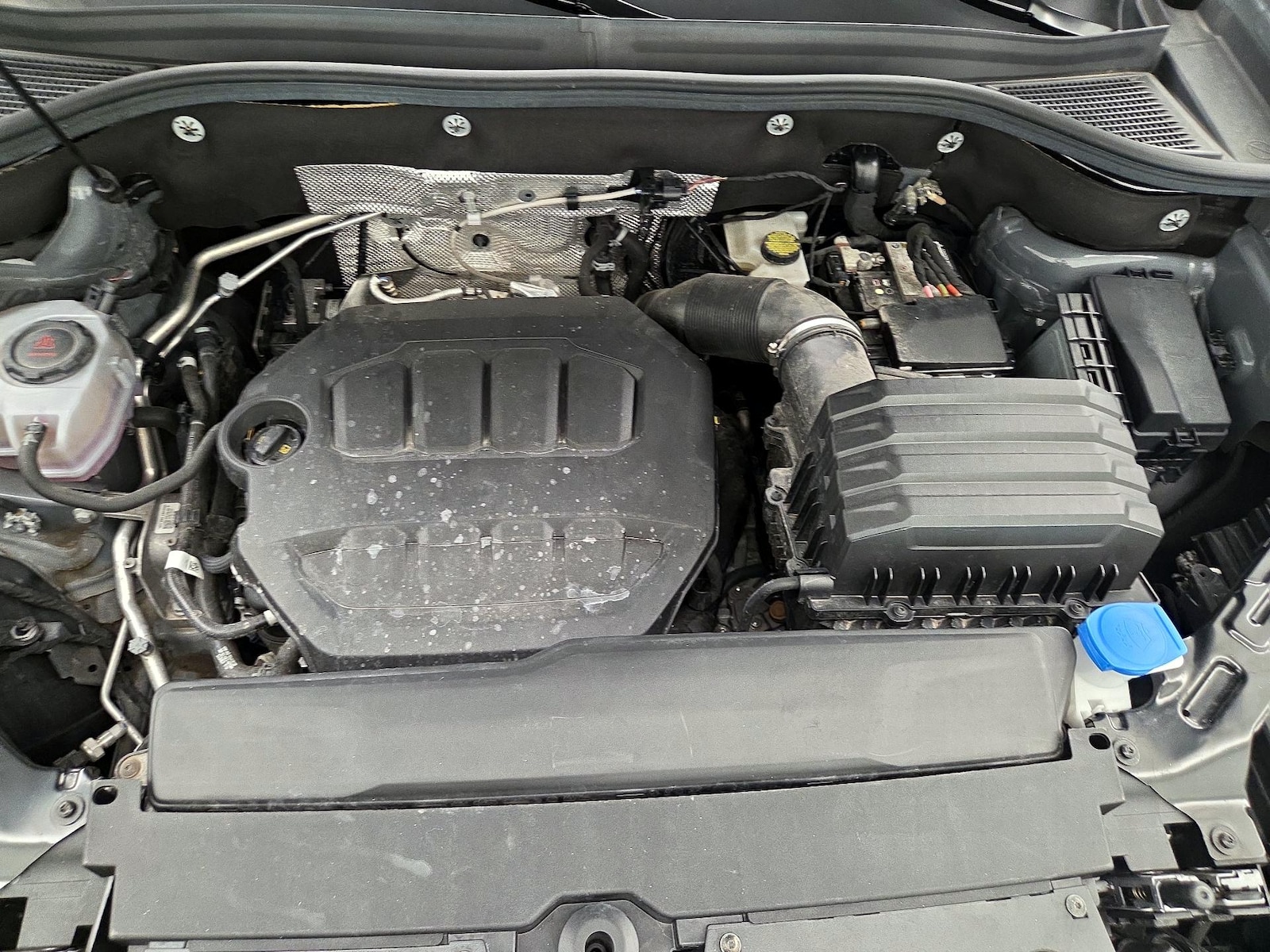 2024 Volkswagen Atlas Cross Sport SE w/Tech - Photo 23
