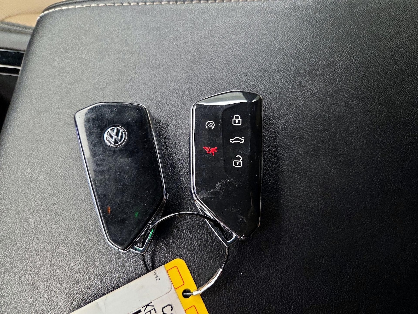 2024 Volkswagen Atlas Cross Sport SE w/Tech - Photo 24