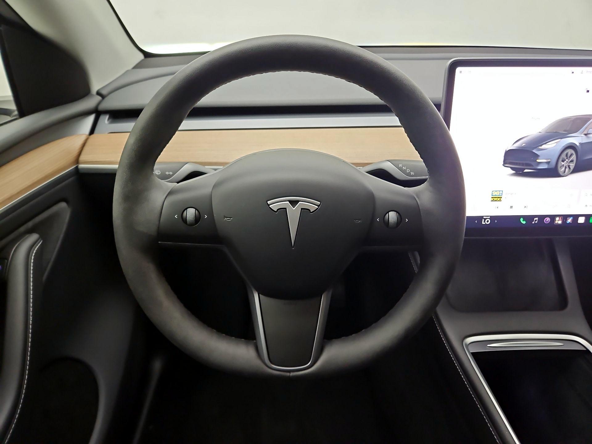 Thumbnail: 2025 Tesla Model Y - 10
