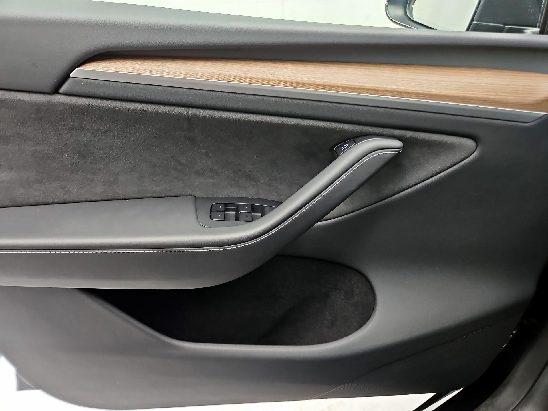 Thumbnail: 2025 Tesla Model Y - 12