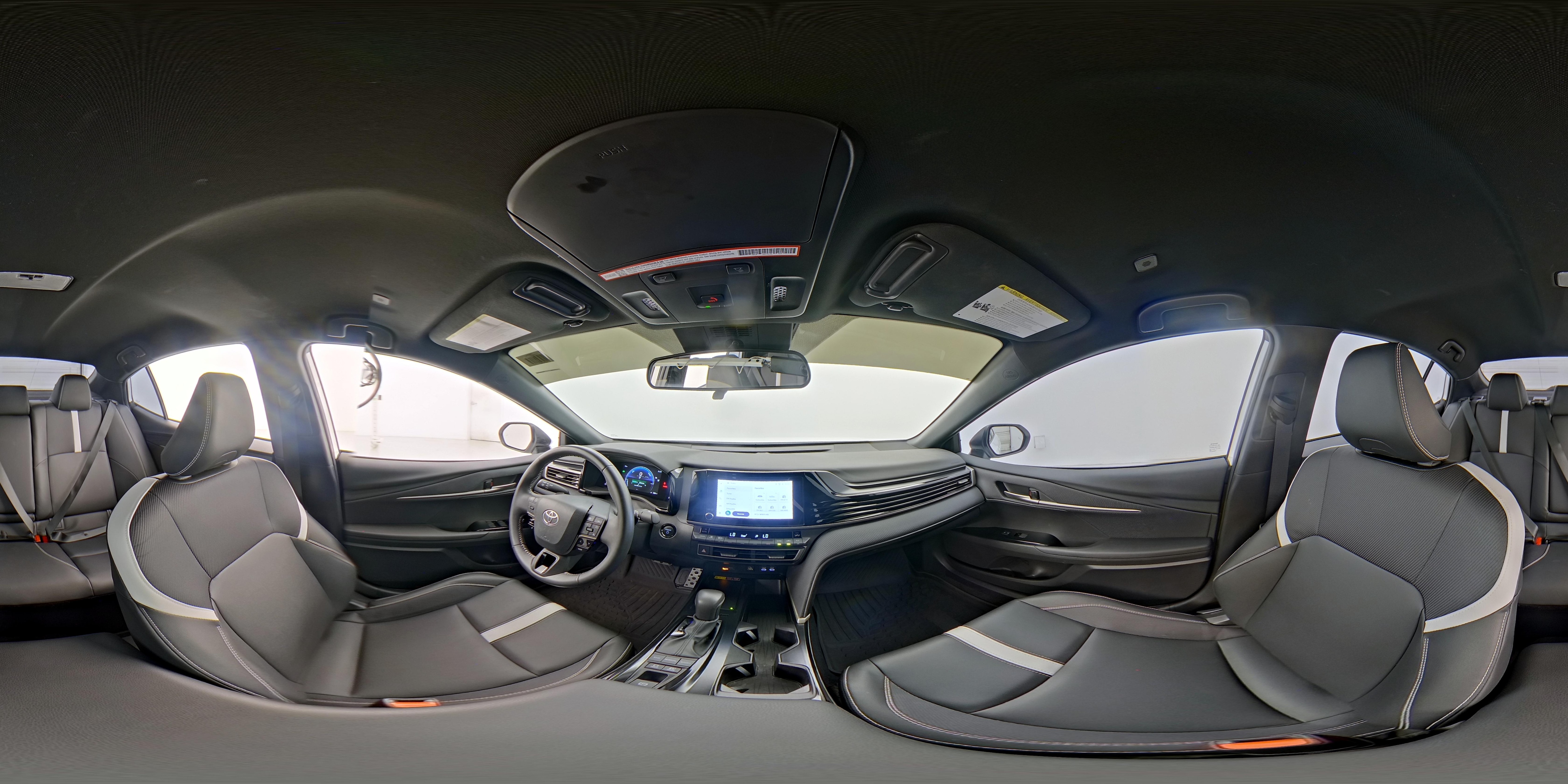 2025 Toyota Camry SE - Photo 24