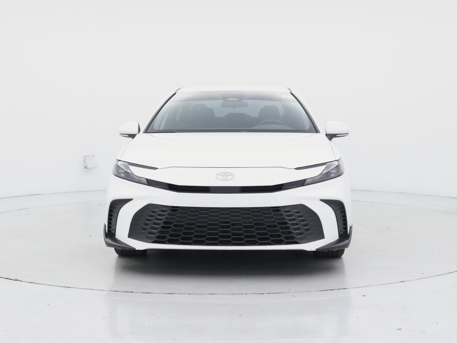 2025 Toyota Camry SE - Photo 6