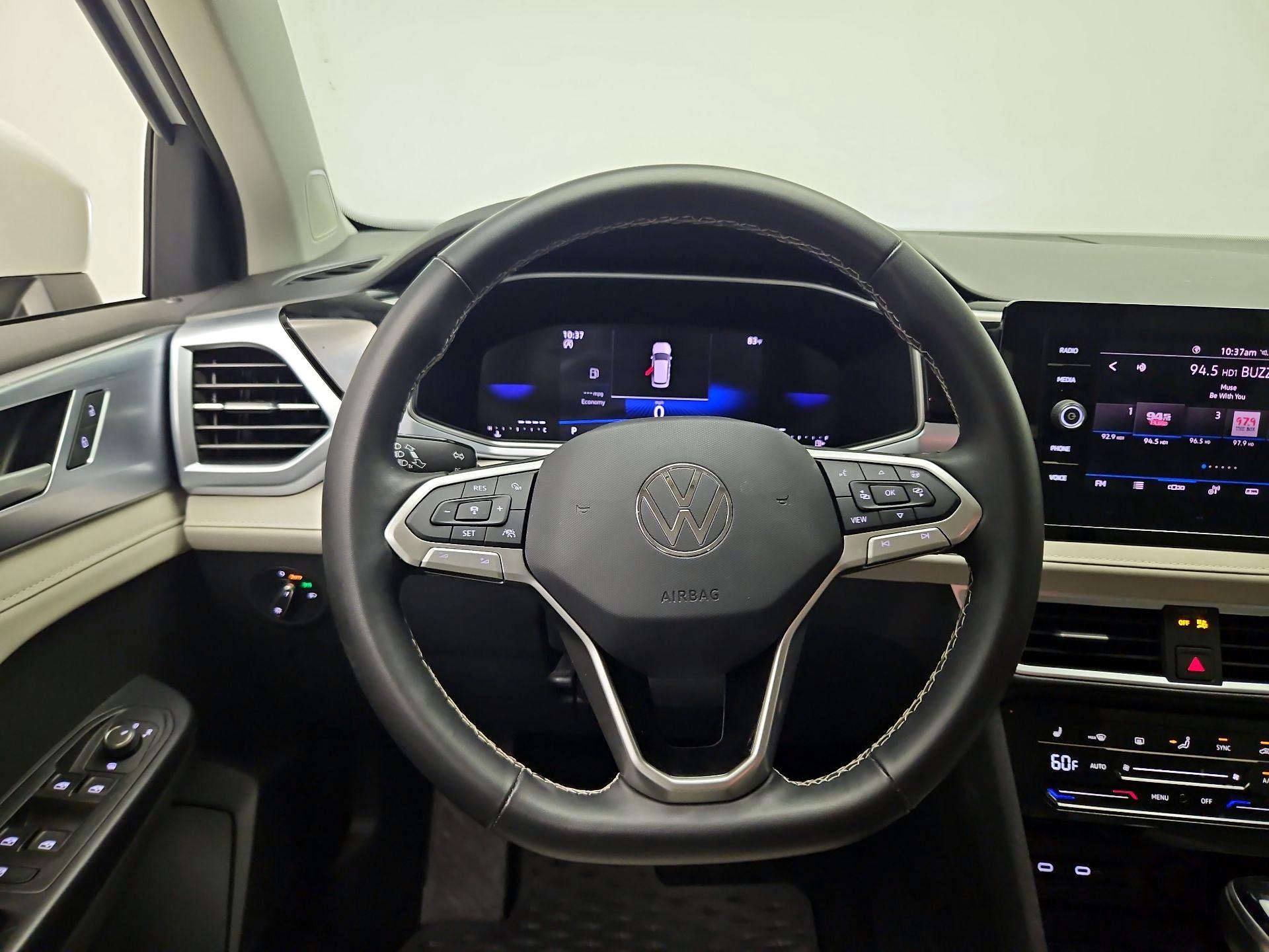 Thumbnail: 2025 Volkswagen Taos - 10