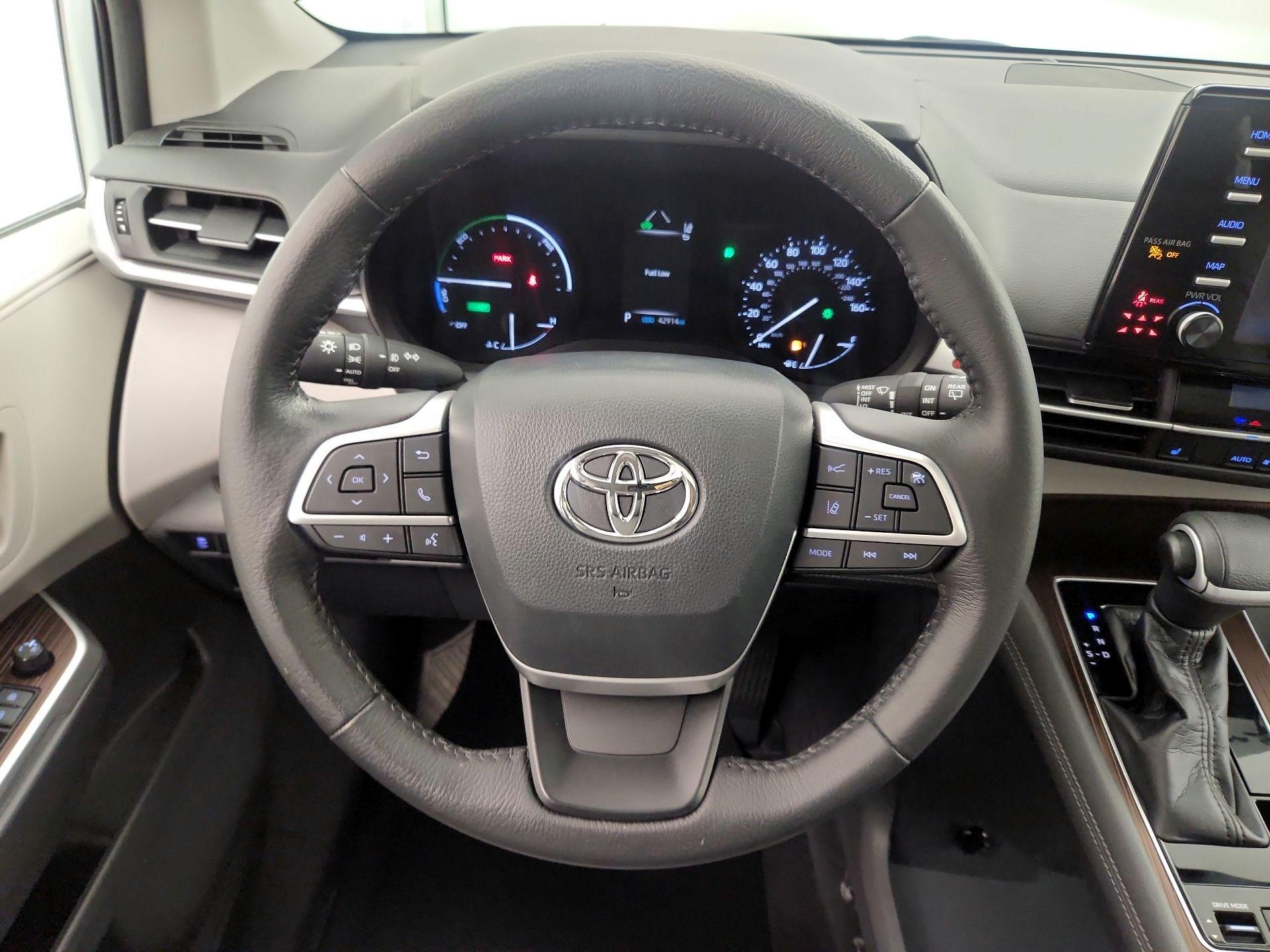 Thumbnail: 2021 Toyota Sienna - 10