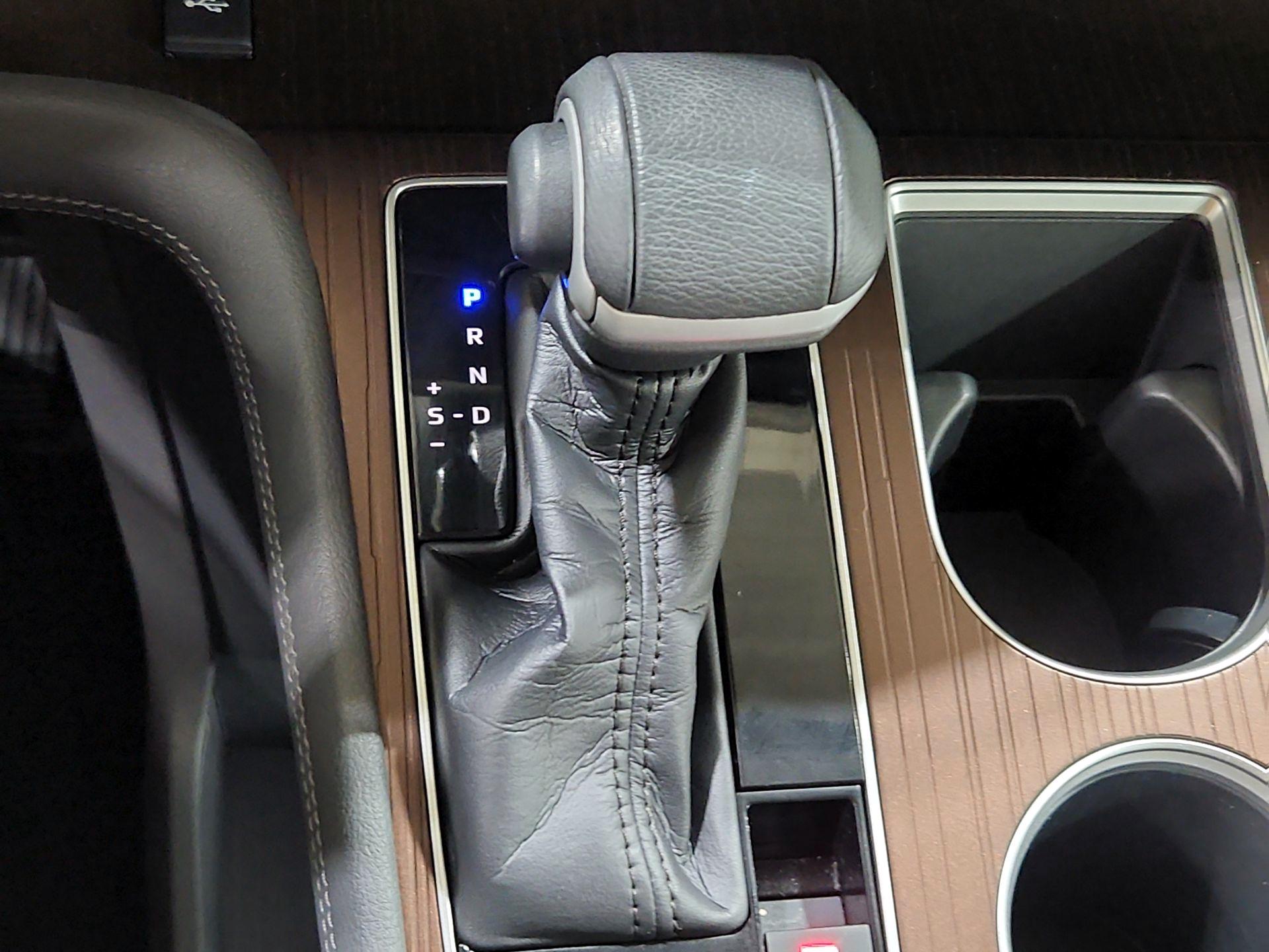 Thumbnail: 2021 Toyota Sienna - 17