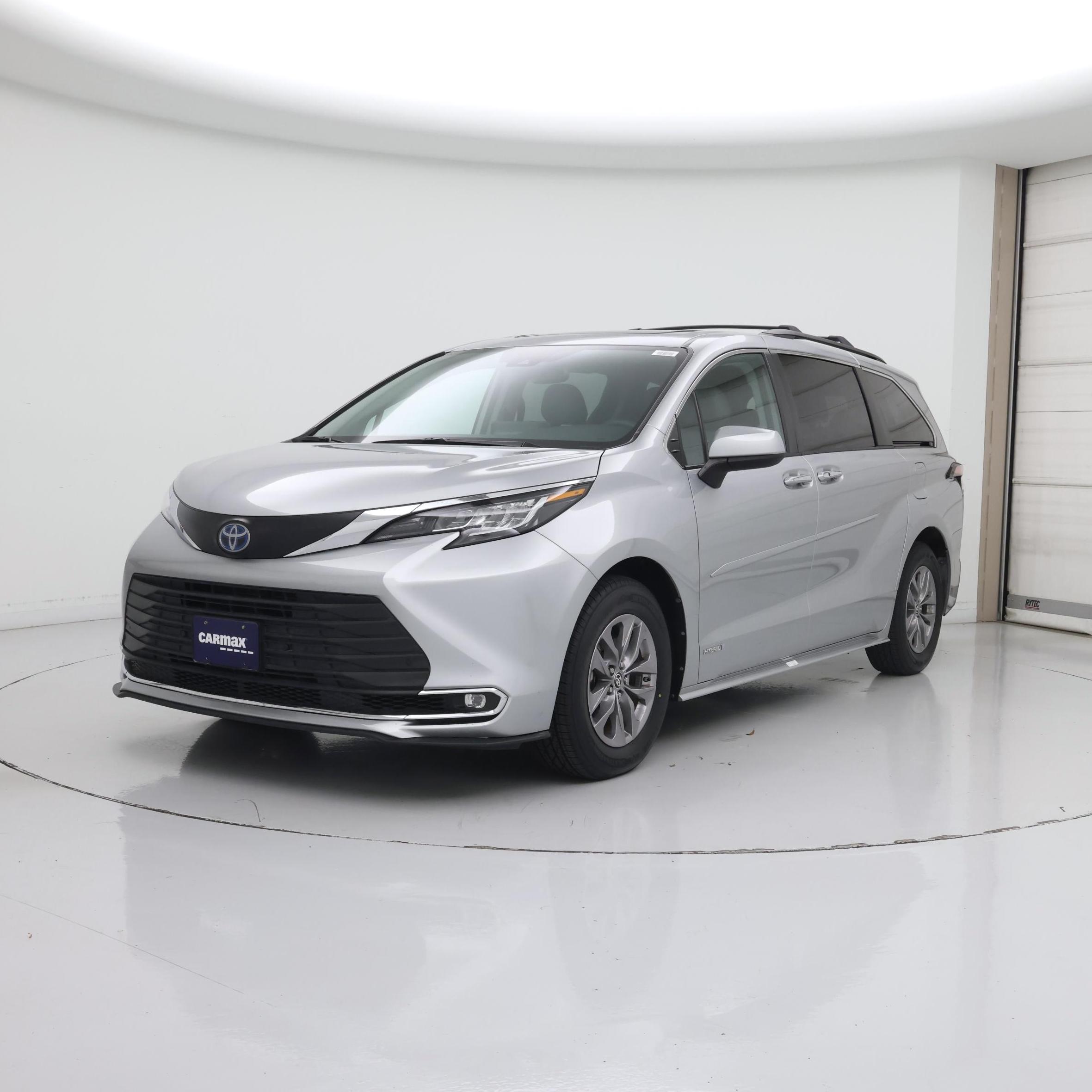Thumbnail: 2021 Toyota Sienna - 4