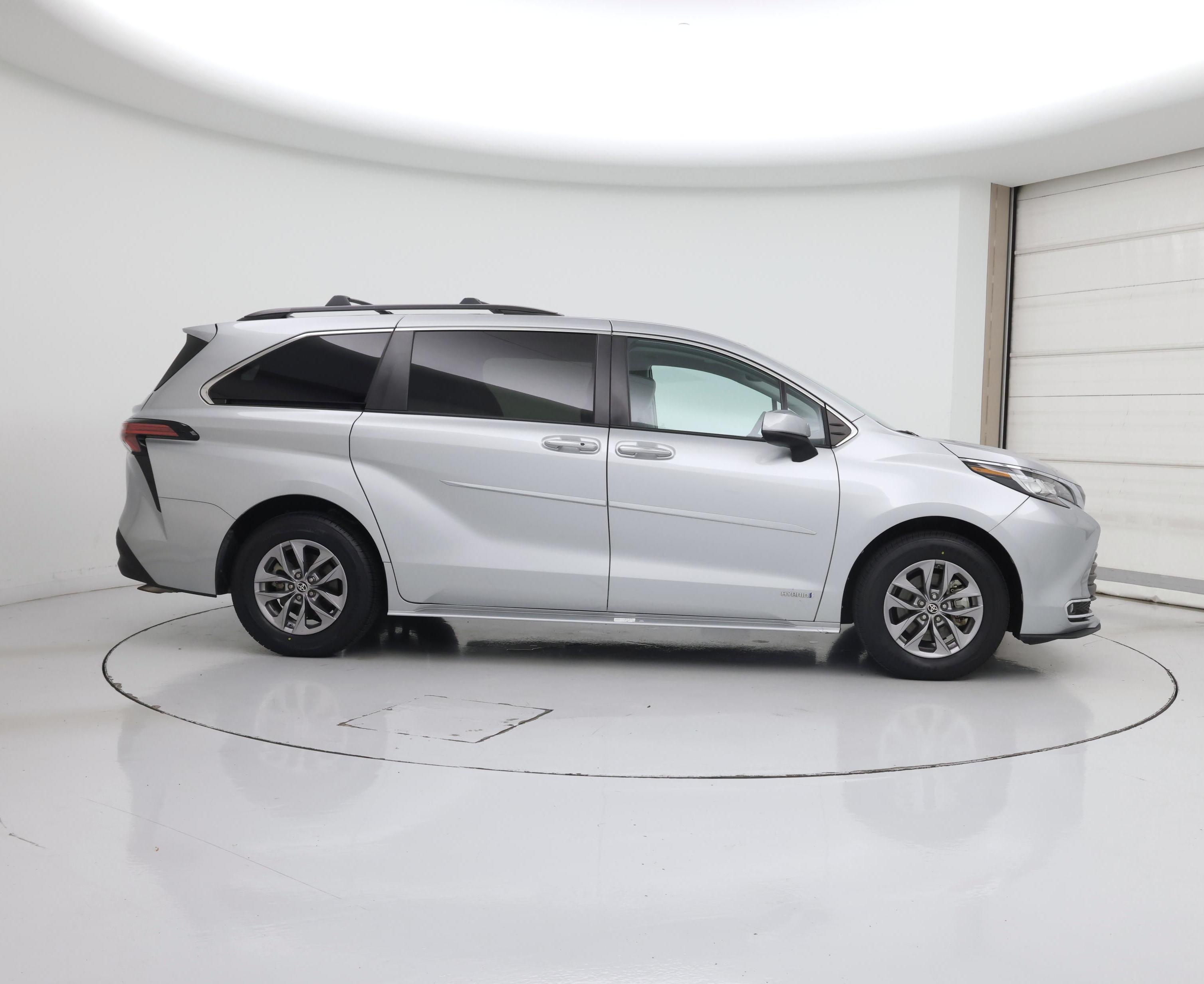 Thumbnail: 2021 Toyota Sienna - 7