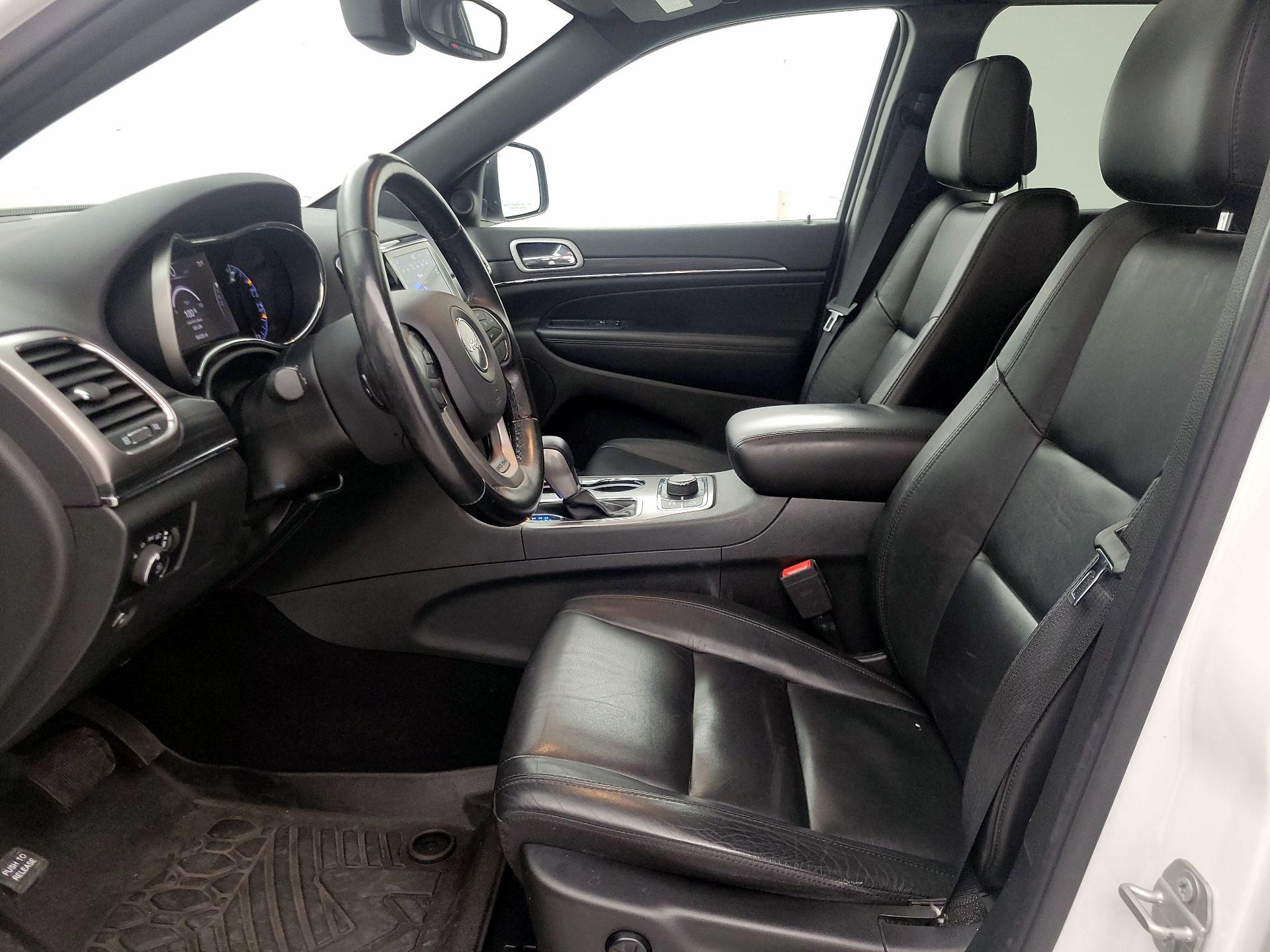 Thumbnail: 2020 Jeep Grand Cherokee - 11