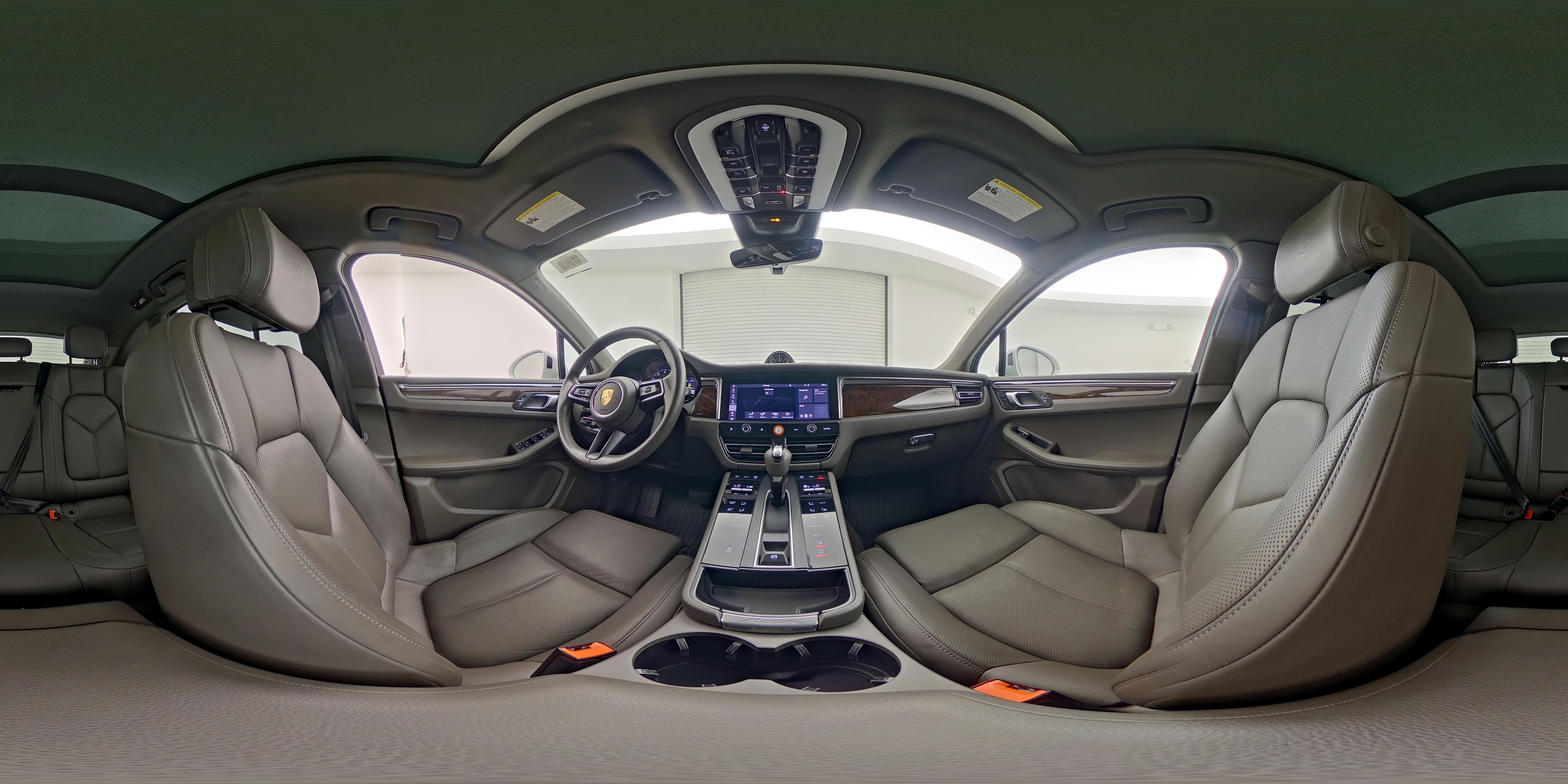 2024 Porsche Macan T - Photo 25