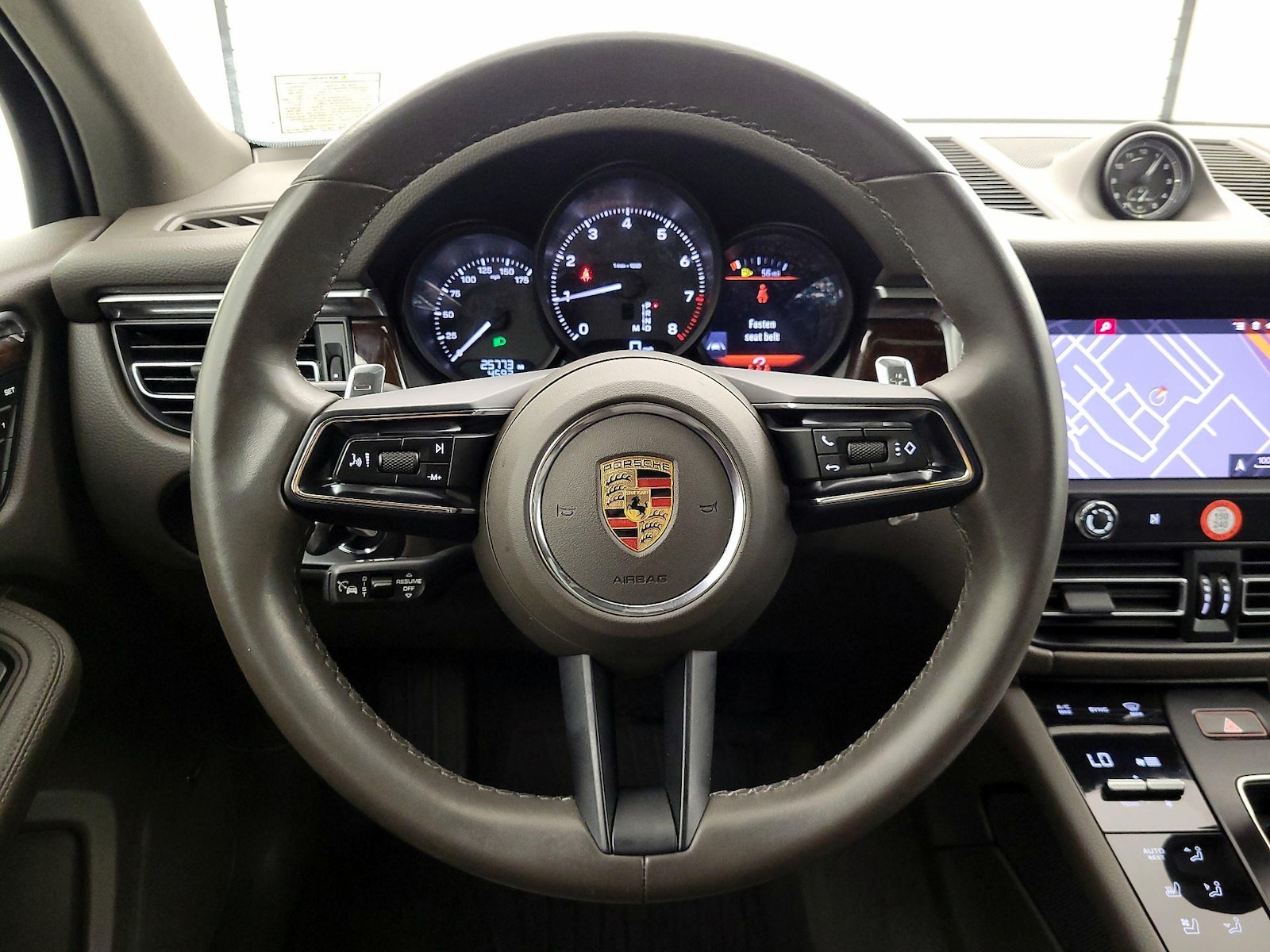 2024 Porsche Macan T - Photo 11