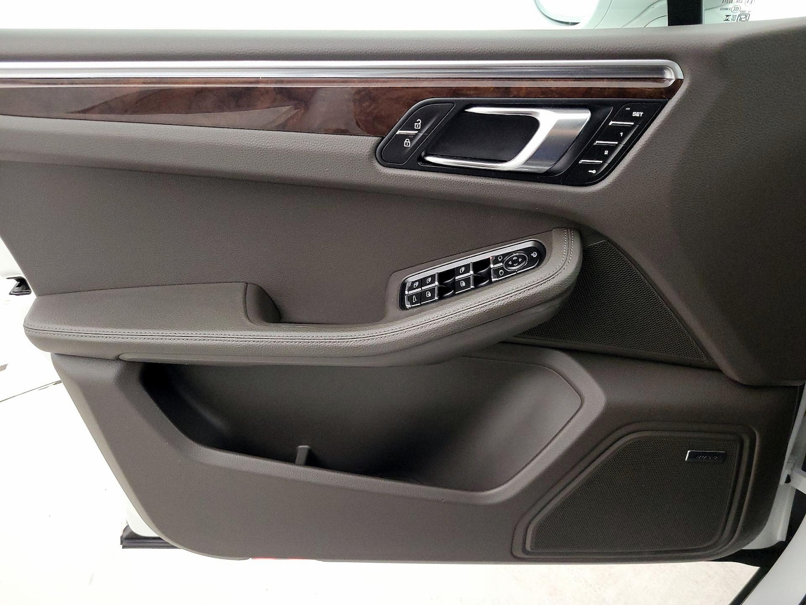 2024 Porsche Macan T - Photo 13