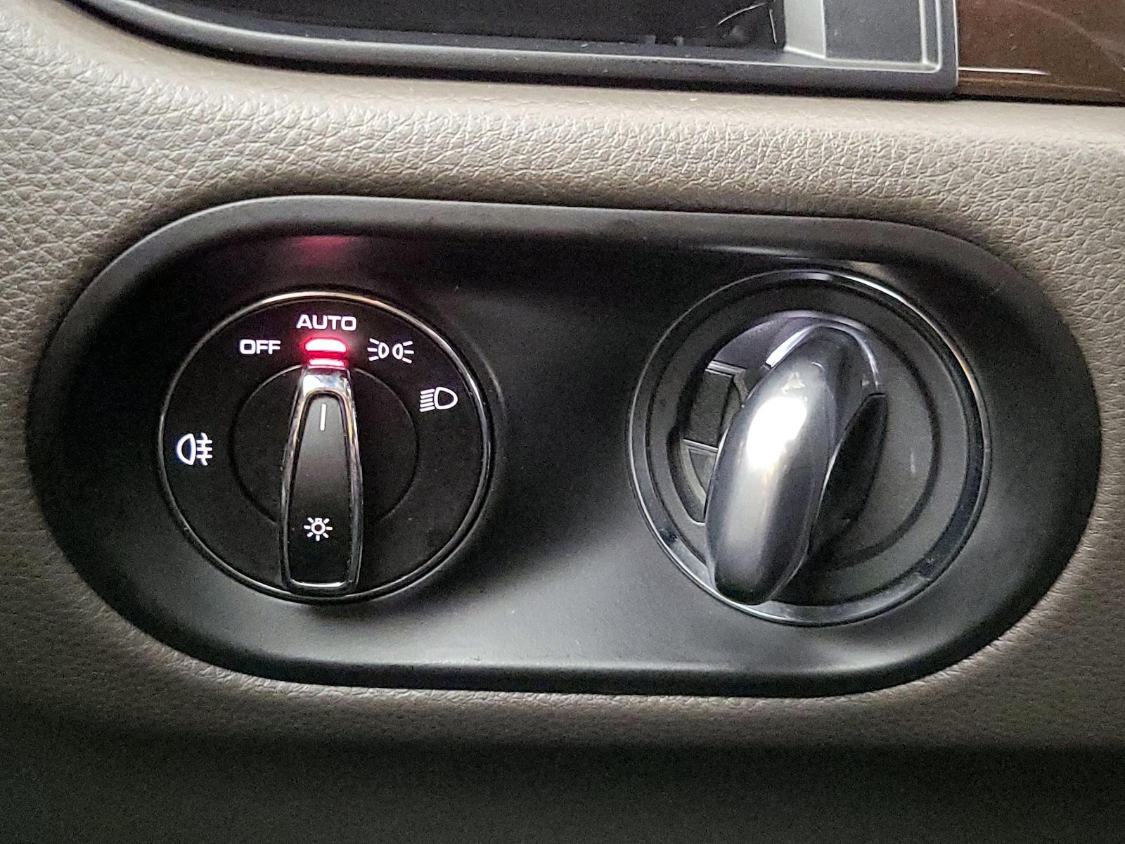 2024 Porsche Macan T - Photo 14
